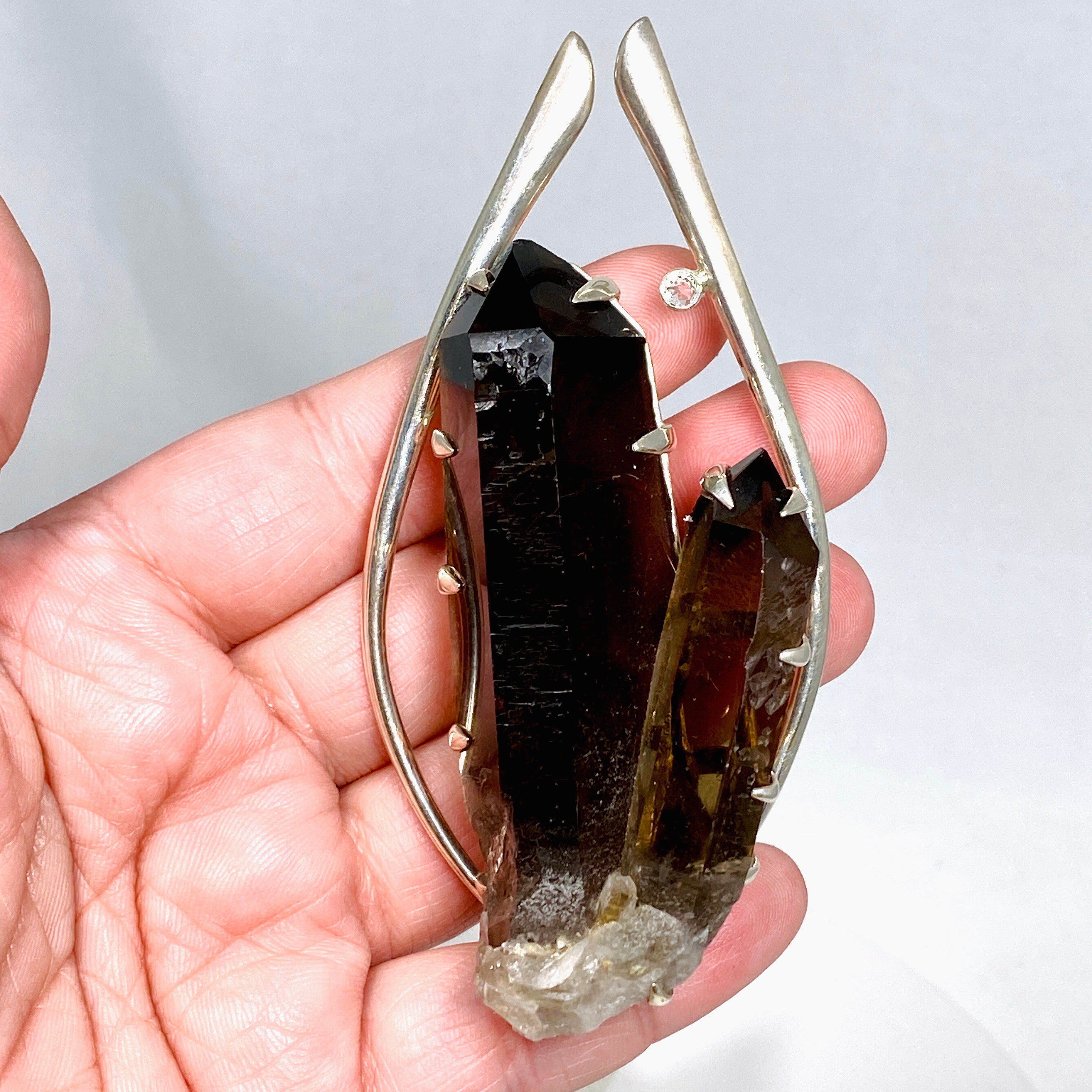 Natural Smokey Quartz Crystal Pendant Necklace - Healing Stone Jewelry for Women & Men - Perfect for Meditation, Energy Cleansing & Spiritual Gifts