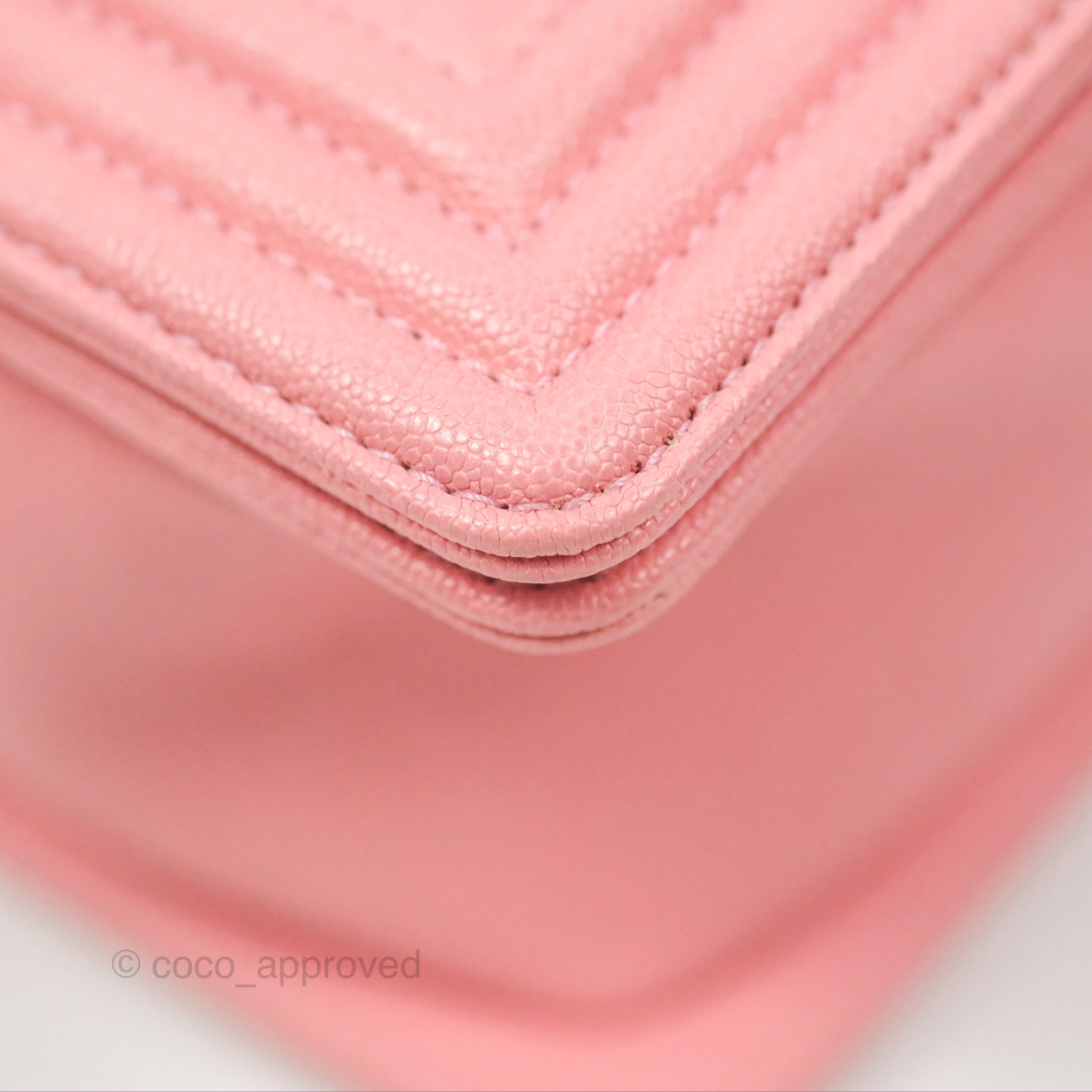 Chanel Boy Chevron Medium Flap Bag in Pink Caviar Leather with Gold Hardware - Perfect for Evening Events & Luxury Fashion Accessories