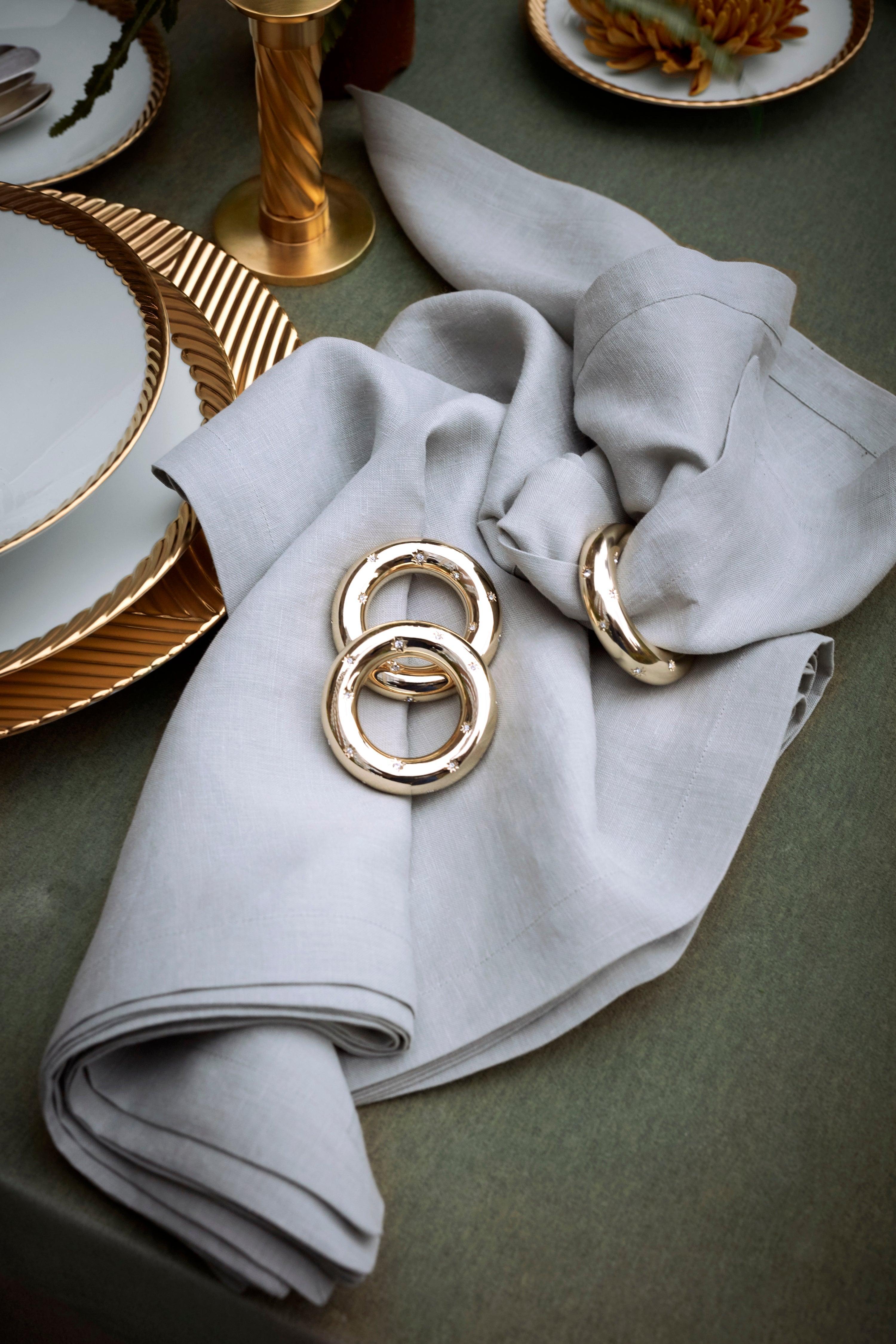 Stars Napkin Rings Set of 4 - Elegant Table Decor for Dinner Parties, Weddings & Holiday Celebrations