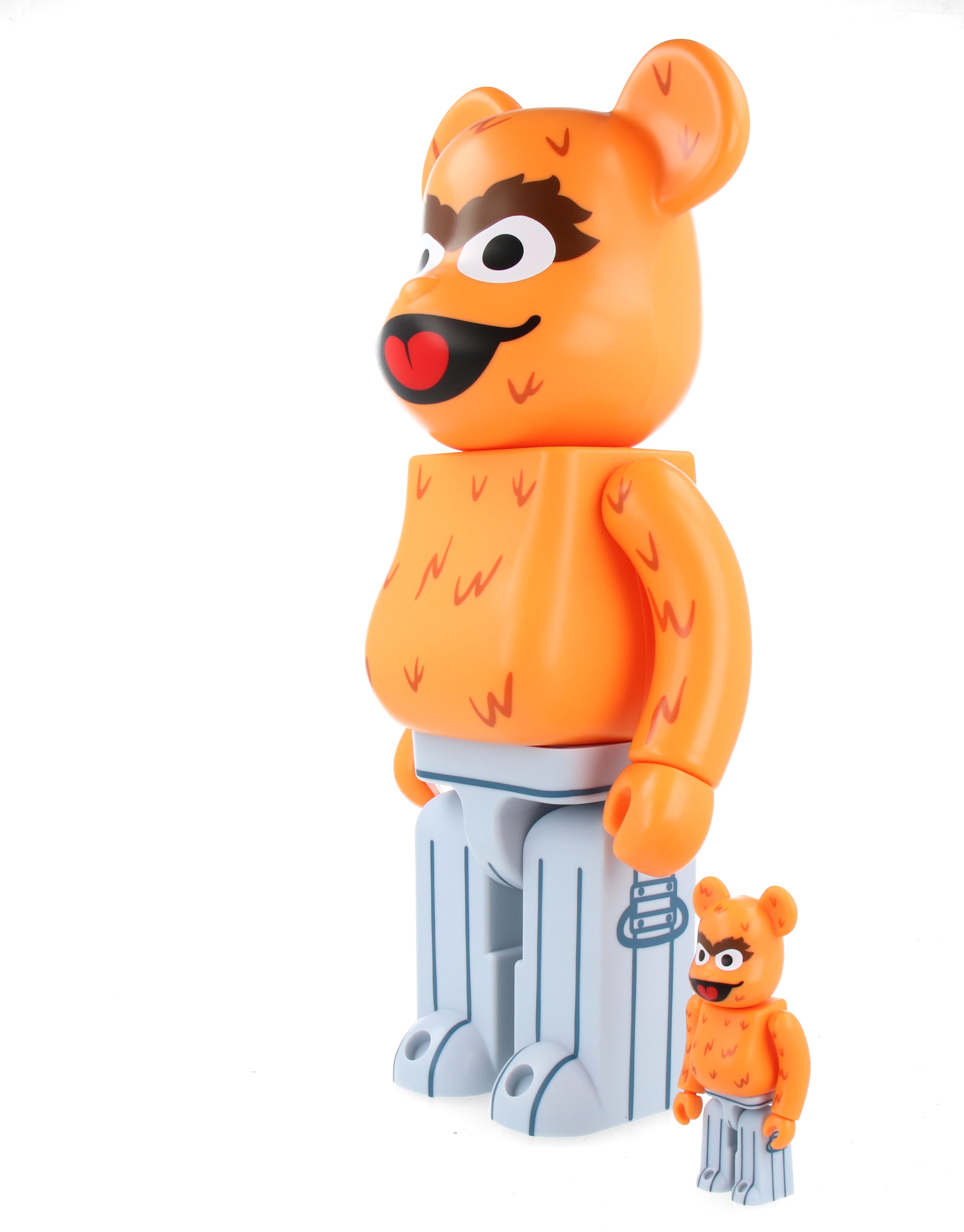 400% + 100% Bearbrick Oscar the Grouch Collectible Figure (Original Orange Fur Version) - Perfect for Anime Fans & Street Art Collectors