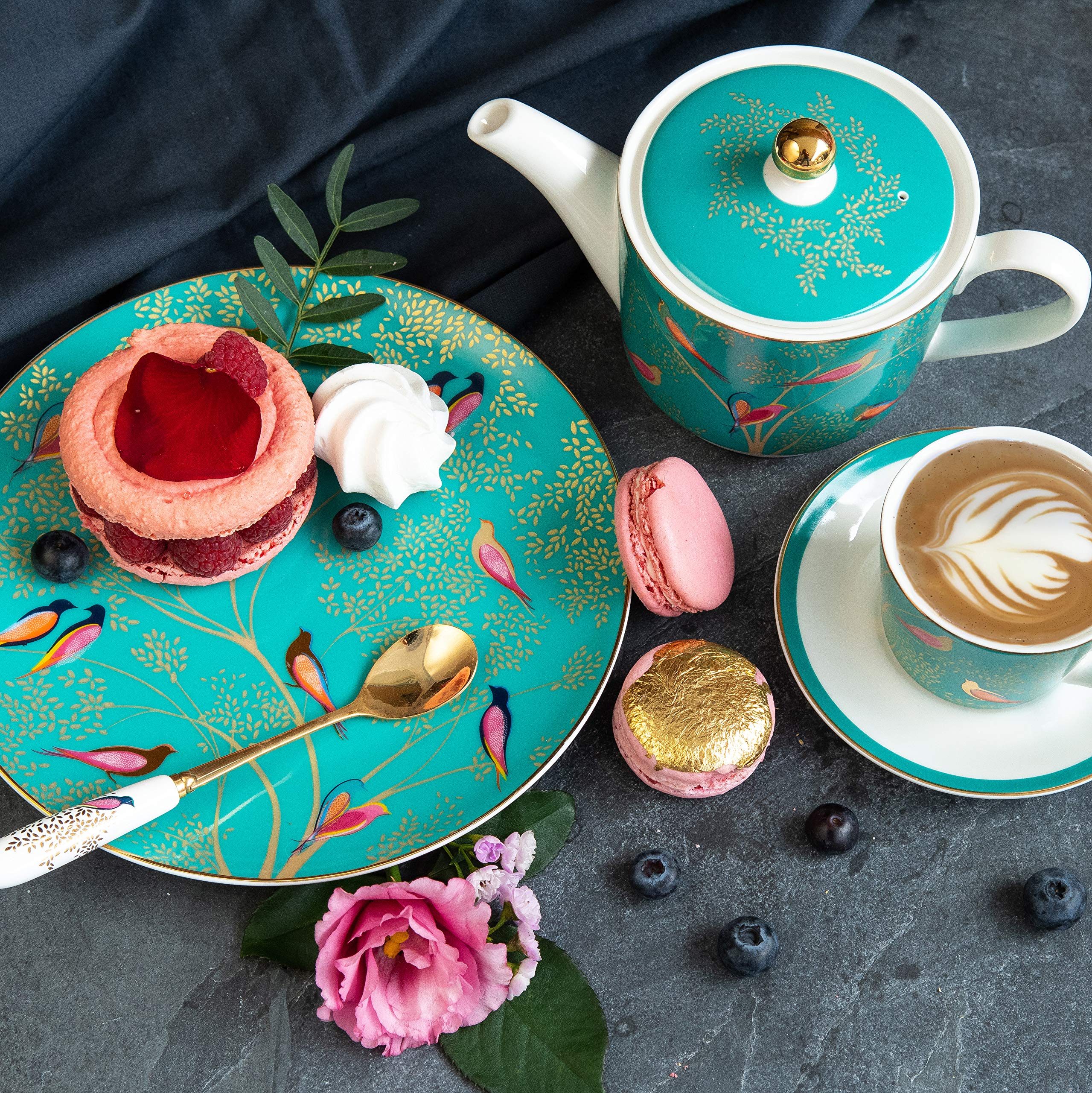 Portmeirion Sara Miller London Chelsea 8-Inch Fine China Cake Plates Set of 4 - Gold Trimmed Dessert Plates for Pastries, Cupcakes & Tea Parties - Elegant Afternoon Tea & Special Occasion Serving Dishes - Hand Wash Only