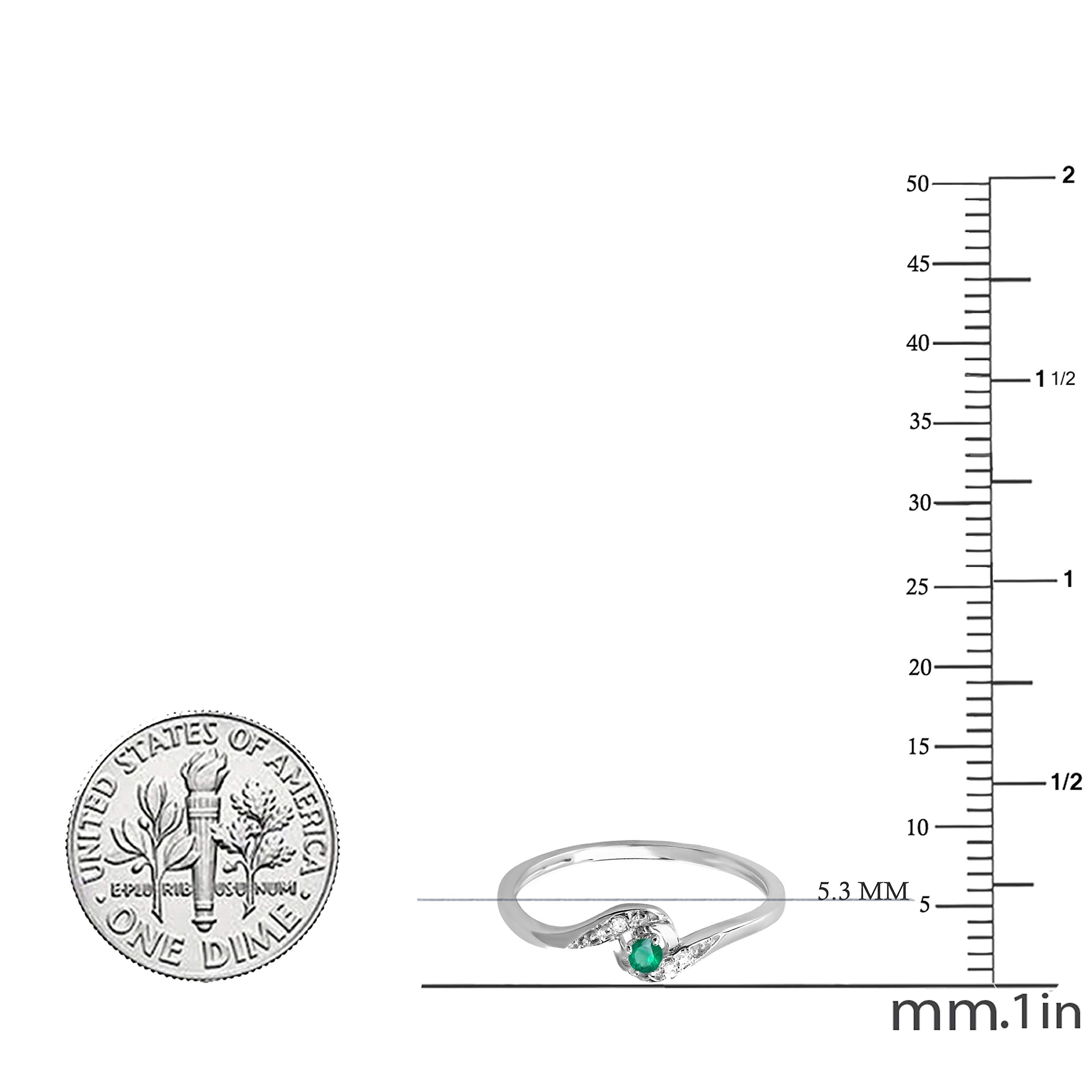 Dazzlingrock Collection 10K White Gold Round Cut White Diamond & Emerald Women's Bridal Engagement Ring – Perfect for Proposals, Anniversaries & Special Occasions