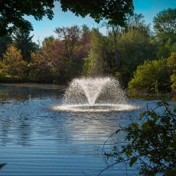 Scott Aerator DA 20 Outdoor Pond Aerator Fountain - Energy Efficient Water Feature for Garden Ponds, Lakes & Small Water Gardens | Enhances Water Quality & Adds Decorative Touch