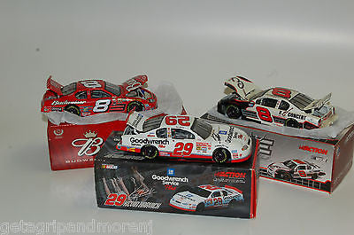 NASCAR 1:24 Scale Die Cast Stock Car Model - Collectible Racing Replica for Display & Gift - Perfect for Racing Fans, Office Decor, and Home Collection