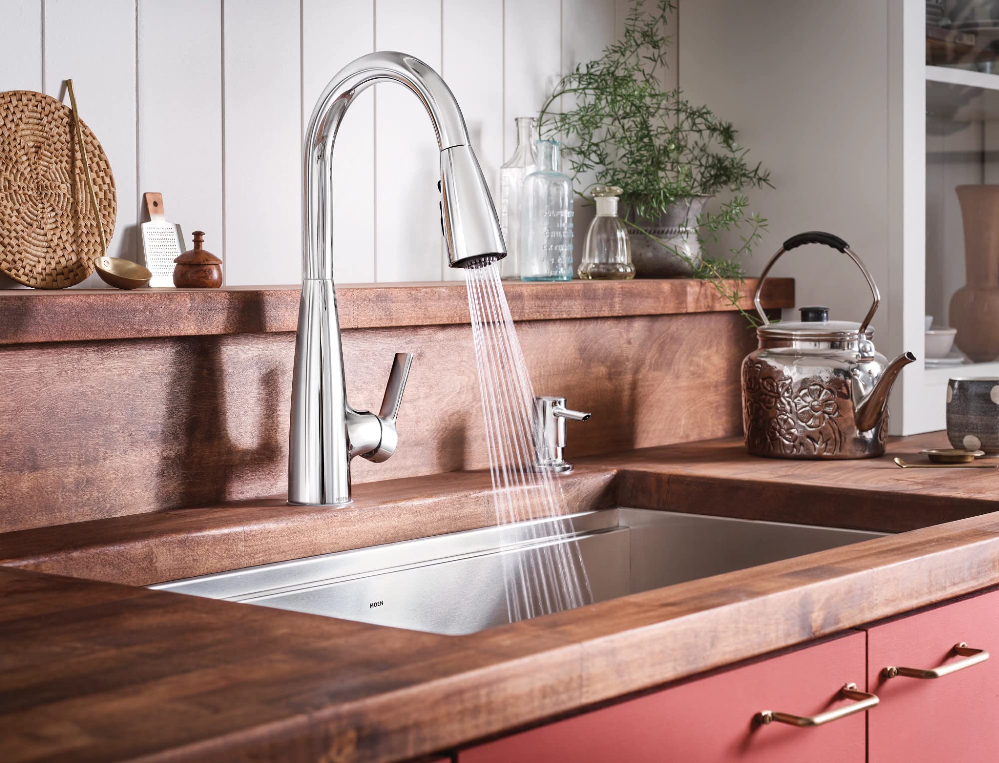 Moen Haelyn Chrome Single-Handle Pull-Down Sprayer Kitchen Faucet with Power Boost Technology - Fast Cleaning, Built-In Soap Dispenser (Model 87627) - Perfect for Modern Kitchens and Busy Households