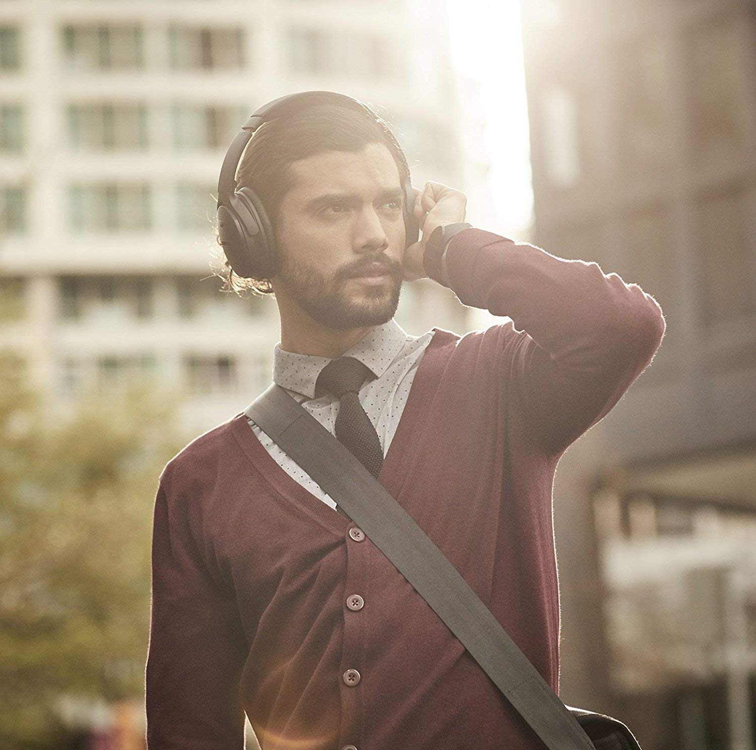 Bose QuietComfort 35 II Wireless Bluetooth Noise Cancelling Headphones with Alexa Voice Control - Black (Renewed) | Perfect for Travel, Work & Home Use