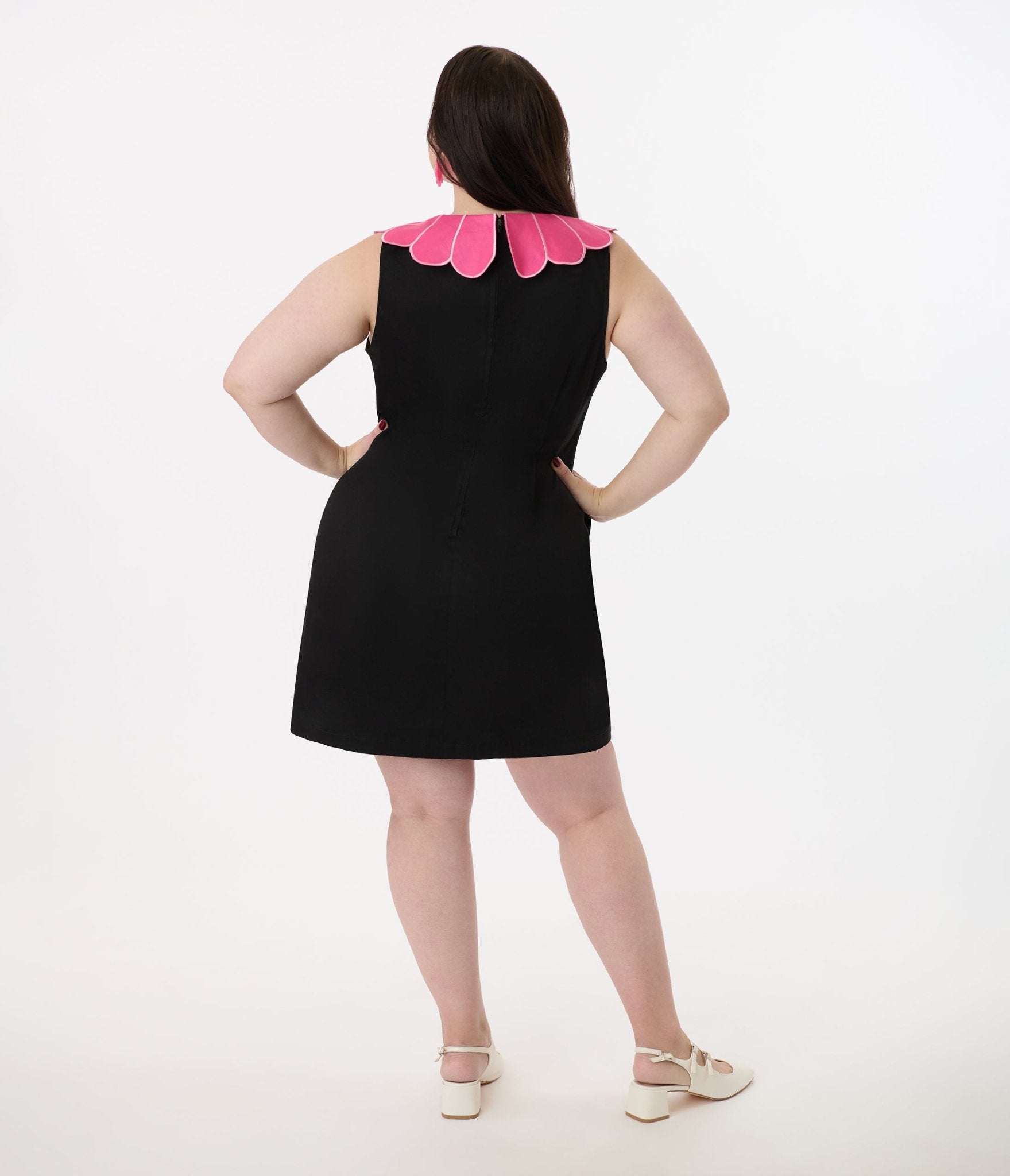 Smak Parlour Plus Size Black & Pink Petal Collar Cotton Shift Dress for Women - Flowy Comfortable Summer Dress for Casual Wear, Office & Special Occasions