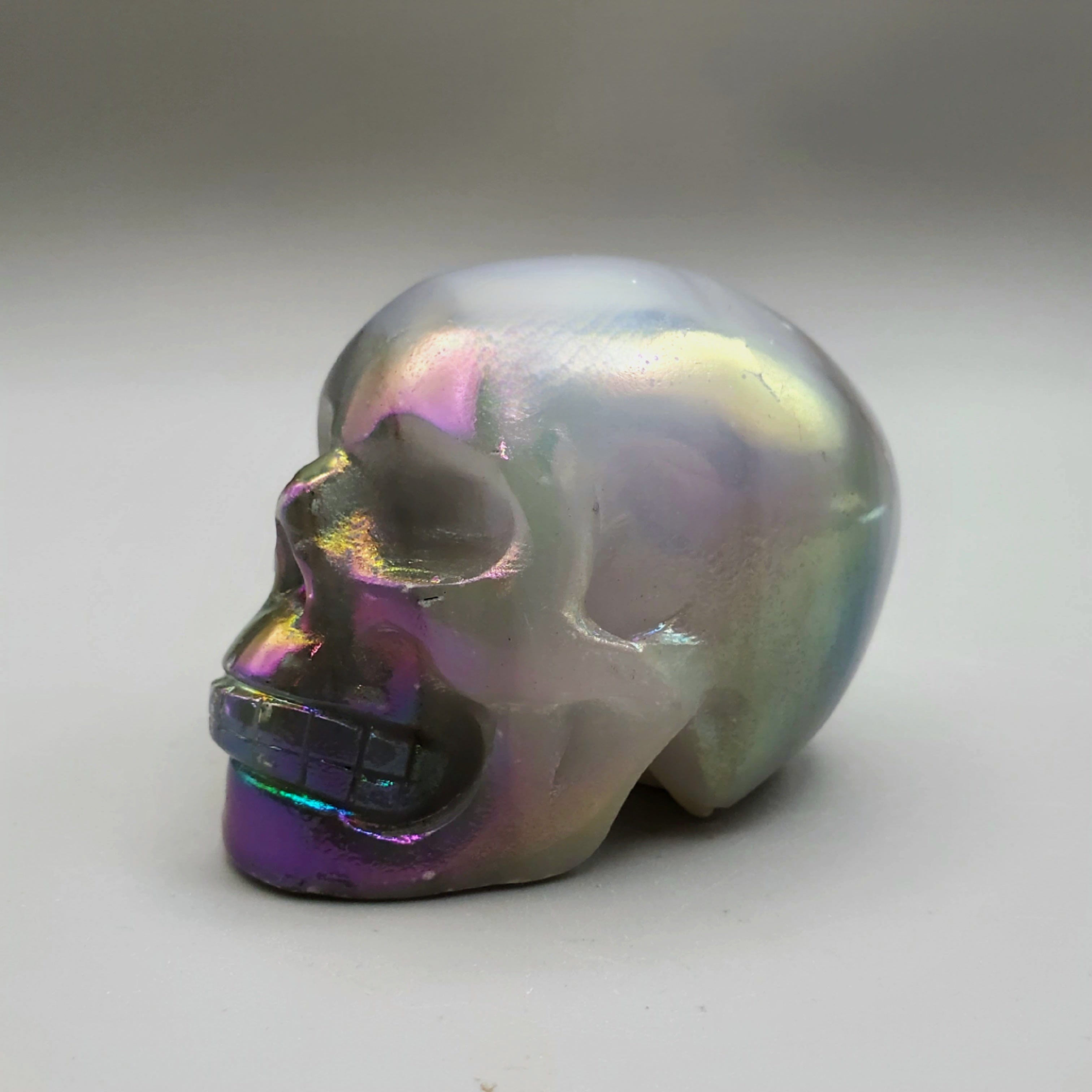 Aura Marble Skull Carving - Handcrafted Gothic Home Decor for Halloween & Dark Aesthetic Lovers - Perfect for Bookshelf, Altar, or Gothic Interior Design