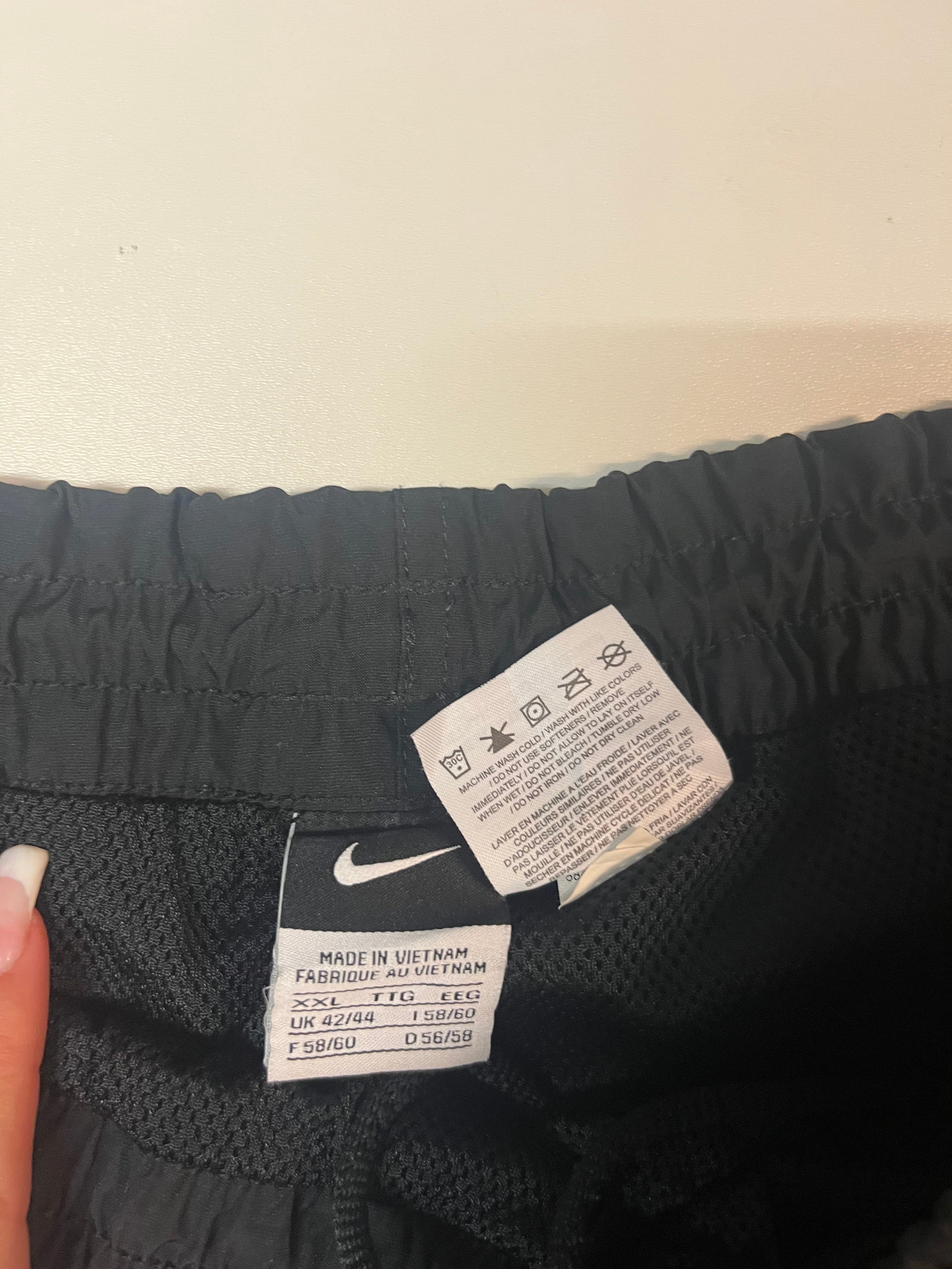 Vintage Nike Trackpants - Baggy XXL Fit Men's Joggers (2015 Collection) | Retro Athletic Pants for Streetwear, Gym & Casual Outfits