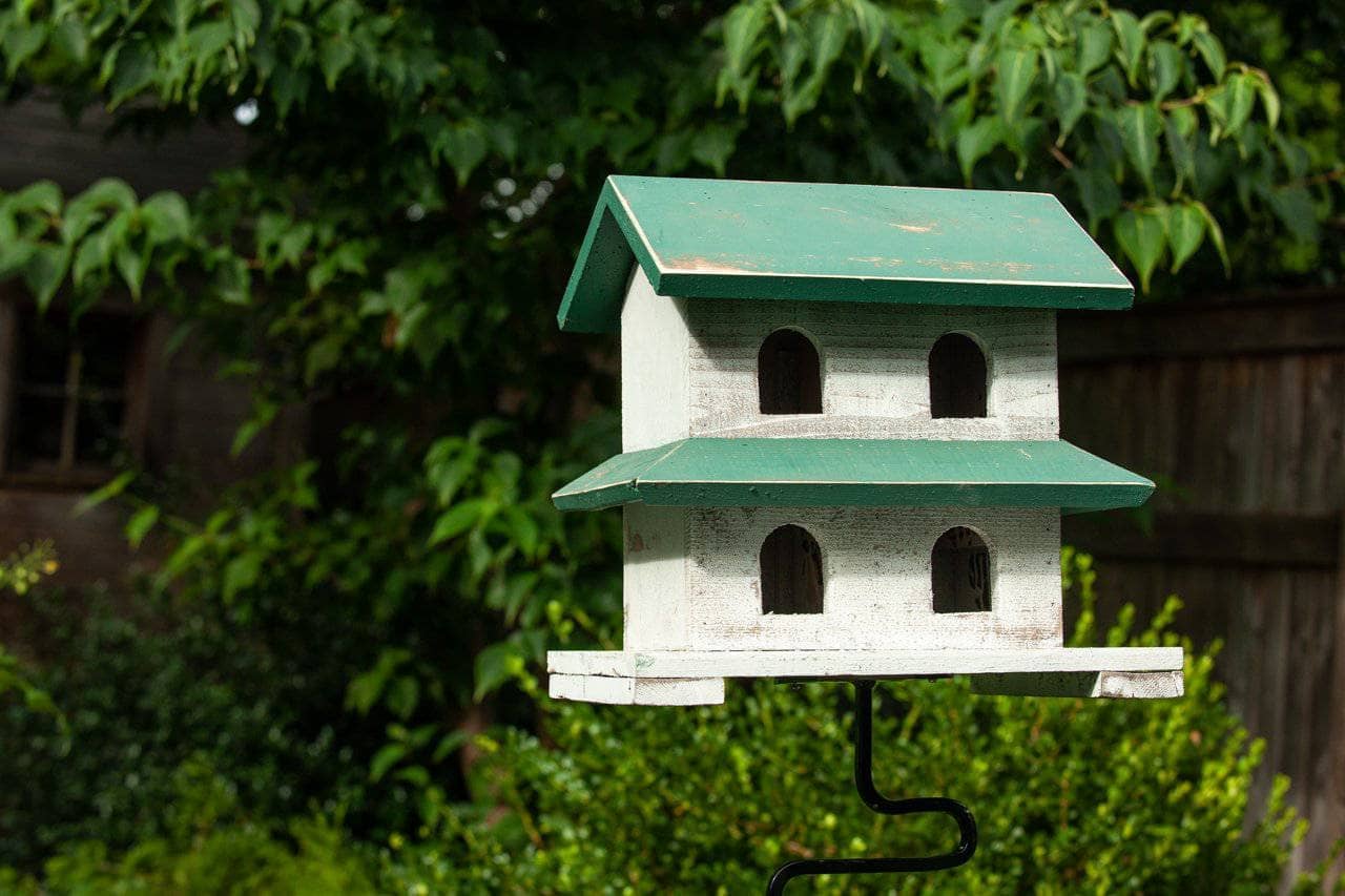 Hanwood Purple Martin Birdhouse - Durable Outdoor Bird House for Purple Martins - Perfect for Backyard, Garden, and Nature Lovers