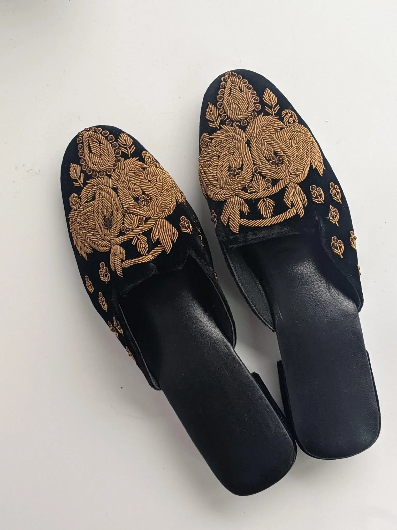 Paisley Embroidered Velvet Mule Slippers for Women - Soft Indoor/Outdoor House Shoes - Perfect for Lounge, Spa, and Home Comfort