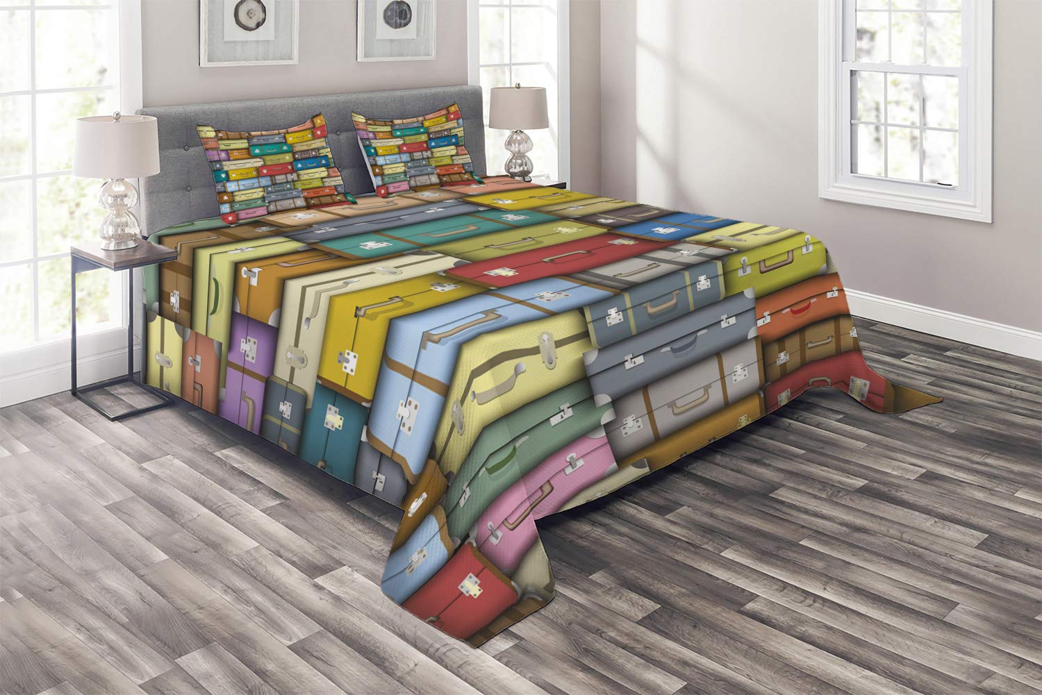 Ambesonne Modern 3-Piece Quilted Bedspread Set - Colorful Vintage Travel Suitcases Design, Queen Size with 2 Pillow Shams | Decorative Bed Cover for Guest Rooms, Vacation Homes & Travel-Themed Bedrooms