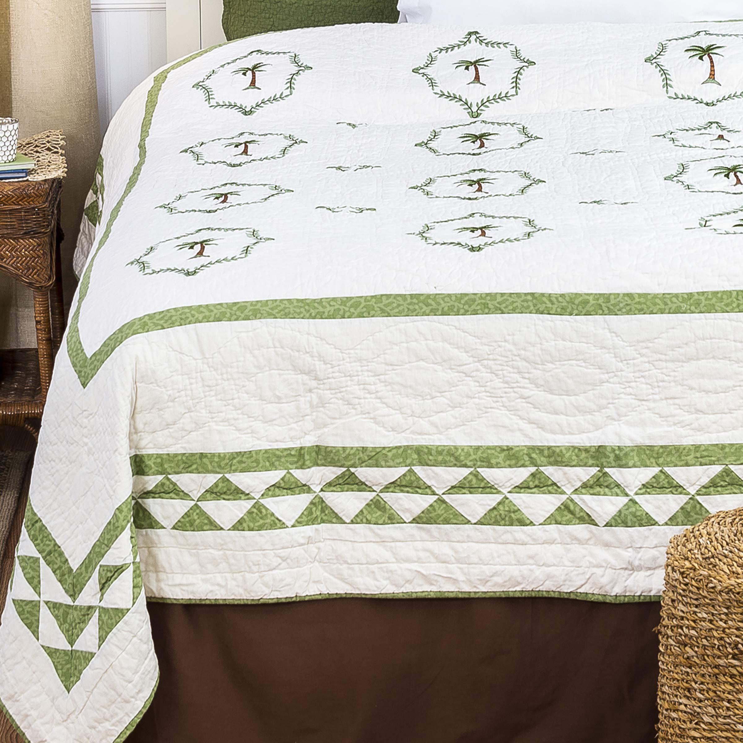 Martinique Embroidered Tropical Palm Tree Lightweight Coastal Beach Quilt - Full/Queen Size Green | Perfect for Beach House, Guest Room & Summer Bedding