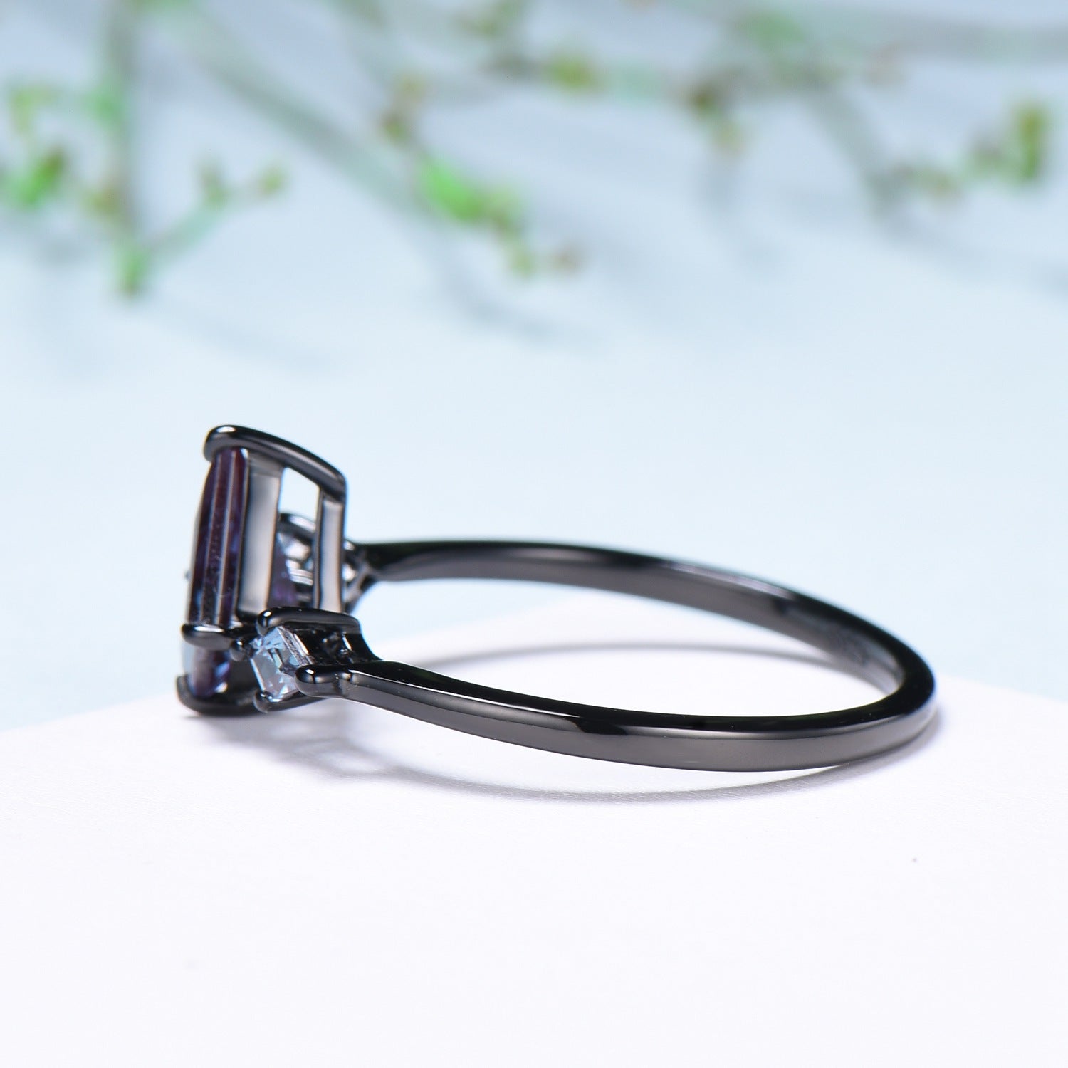 Elegant Black Gold Kite Cut Alexandrite Engagement Ring - Minimalist Three Stone Wedding Band - Unique Handmade Proposal Gift for Her | Perfect for Anniversaries, Valentine's Day & Special Occasions