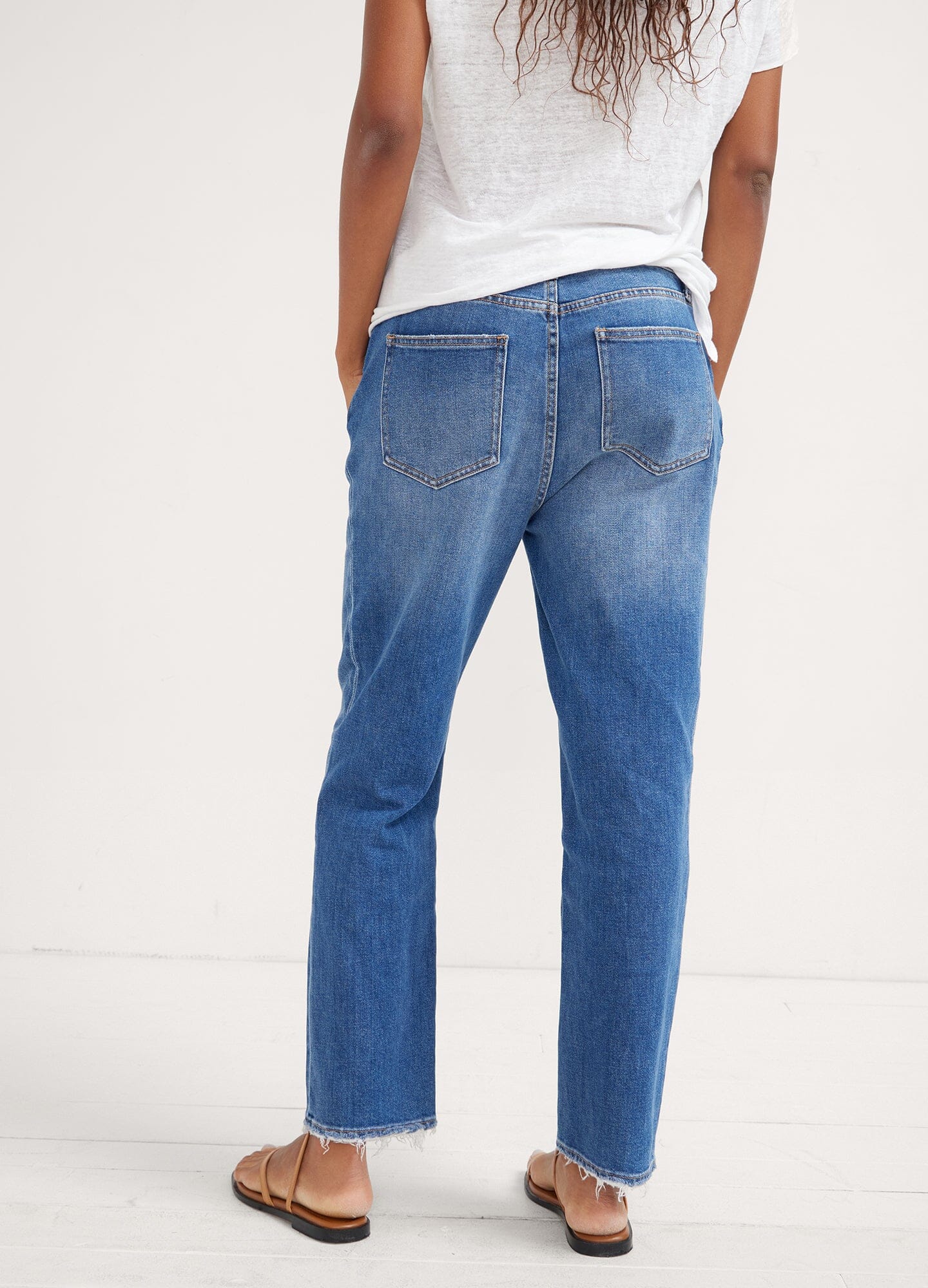 Best Stretchy Boyfriend Maternity Jeans for Pregnant Women - Comfortable Denim Pants for Everyday Wear & Casual Outfits
