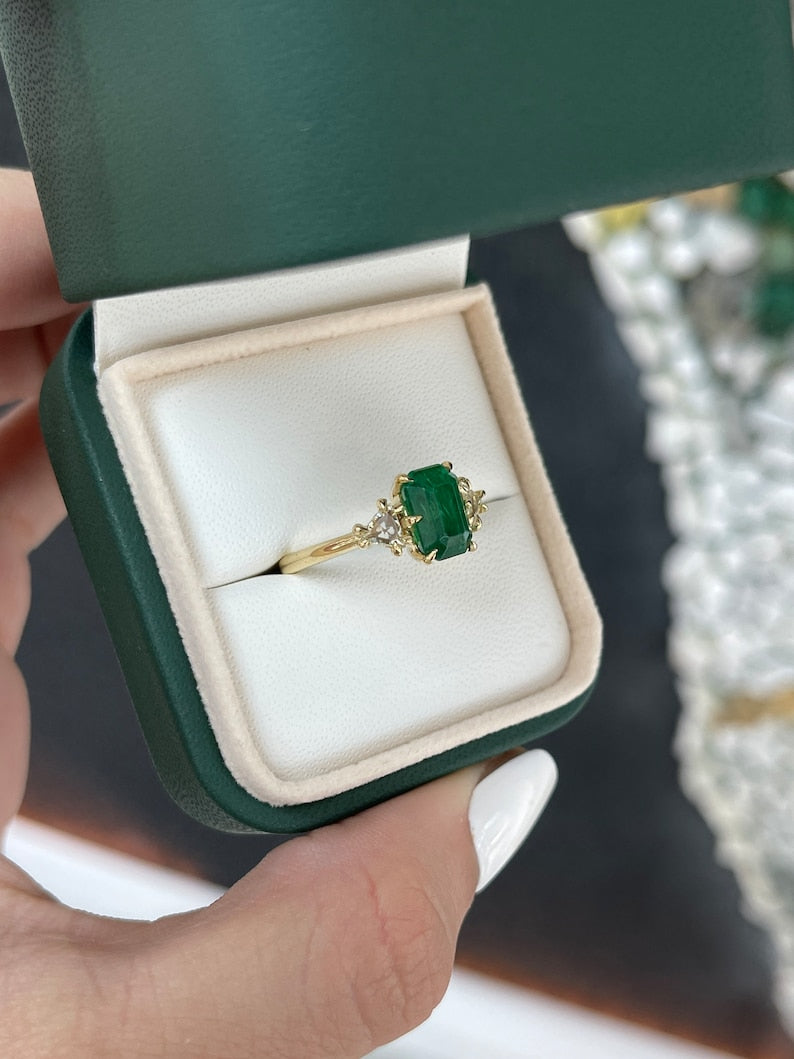 3.05 Carat Total Weight (TCW) 18K Gold Vintage Three Stone Emerald & Trillion Cut Diamond Ring for Engagement, Wedding, Anniversary & Special Occasions