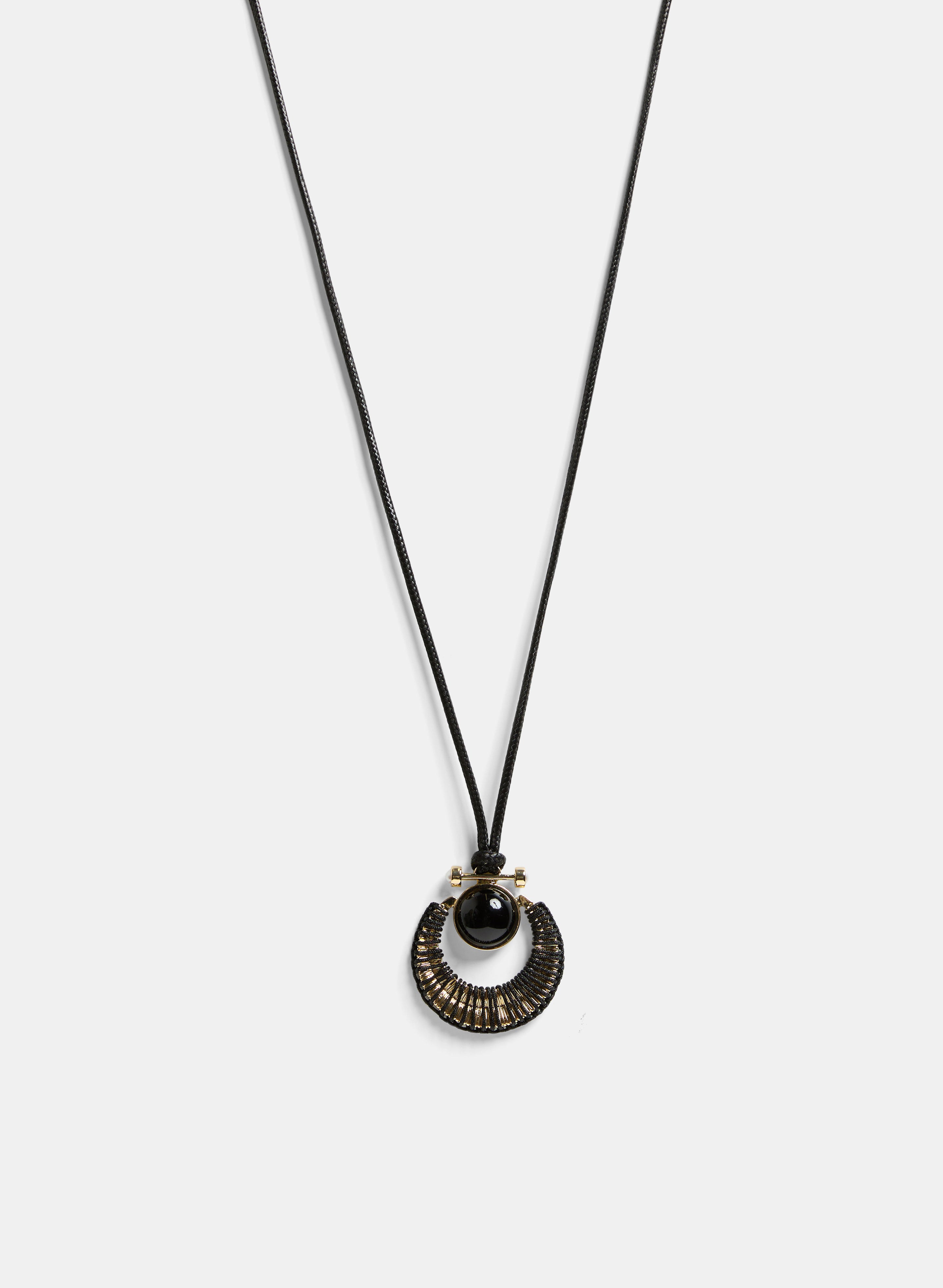 Elegant Circle Pendant Necklace for Women - 18K Gold Plated Minimalist Jewelry - Perfect for Everyday Wear, Date Nights & Special Occasions