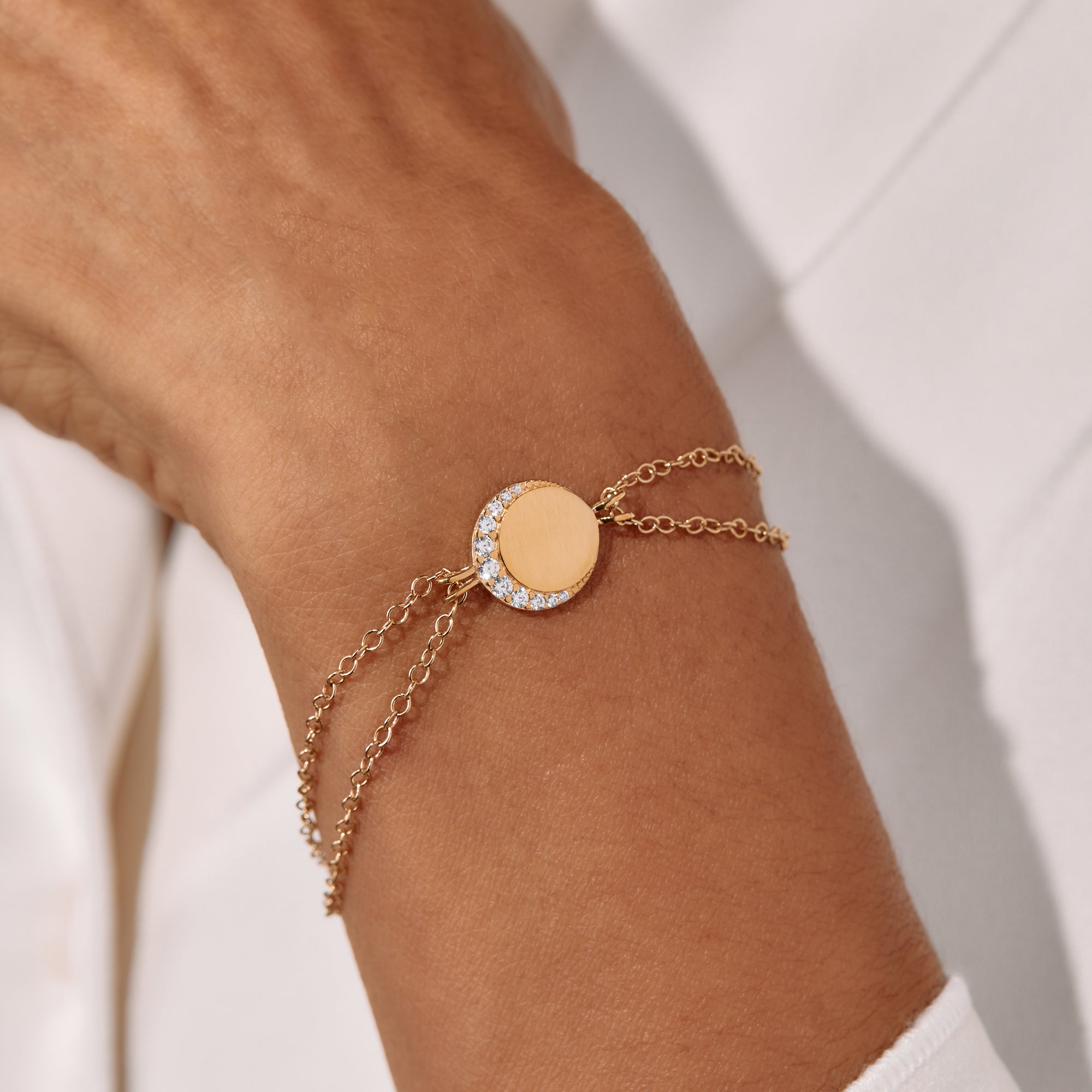 Crescent Moon Chain Bracelet for Women - Elegant Silver Moon Charm Jewelry - Perfect for Everyday Wear & Gift Giving