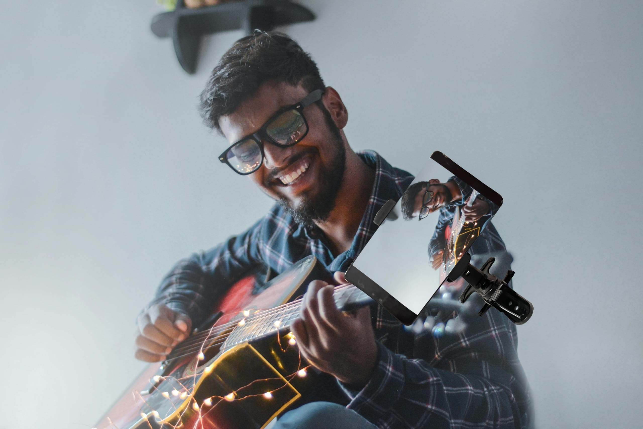 **Universal Guitar Phone Holder for Live Streaming & Teaching Videos - Compatible with iPhone, Android, Electric/Acoustic Guitars & Ukulele - Perfect for Musicians, Teachers & Content Creators**