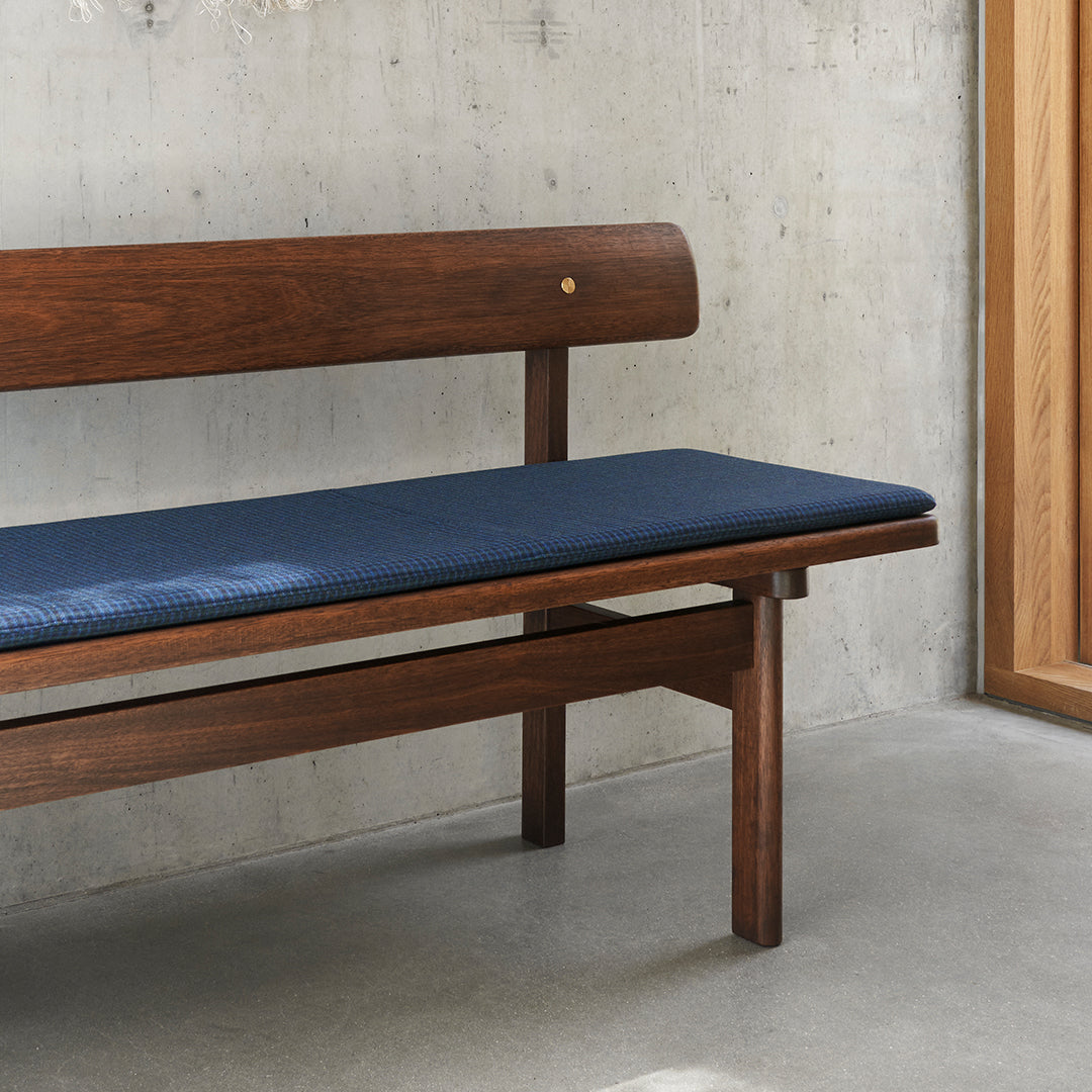 BM0699 Asserbo Bench Cushion - Waterproof Outdoor Seat Pad with Ties, Comfortable Garden & Patio Furniture Cushion for Deck, Porch, and Poolside Use