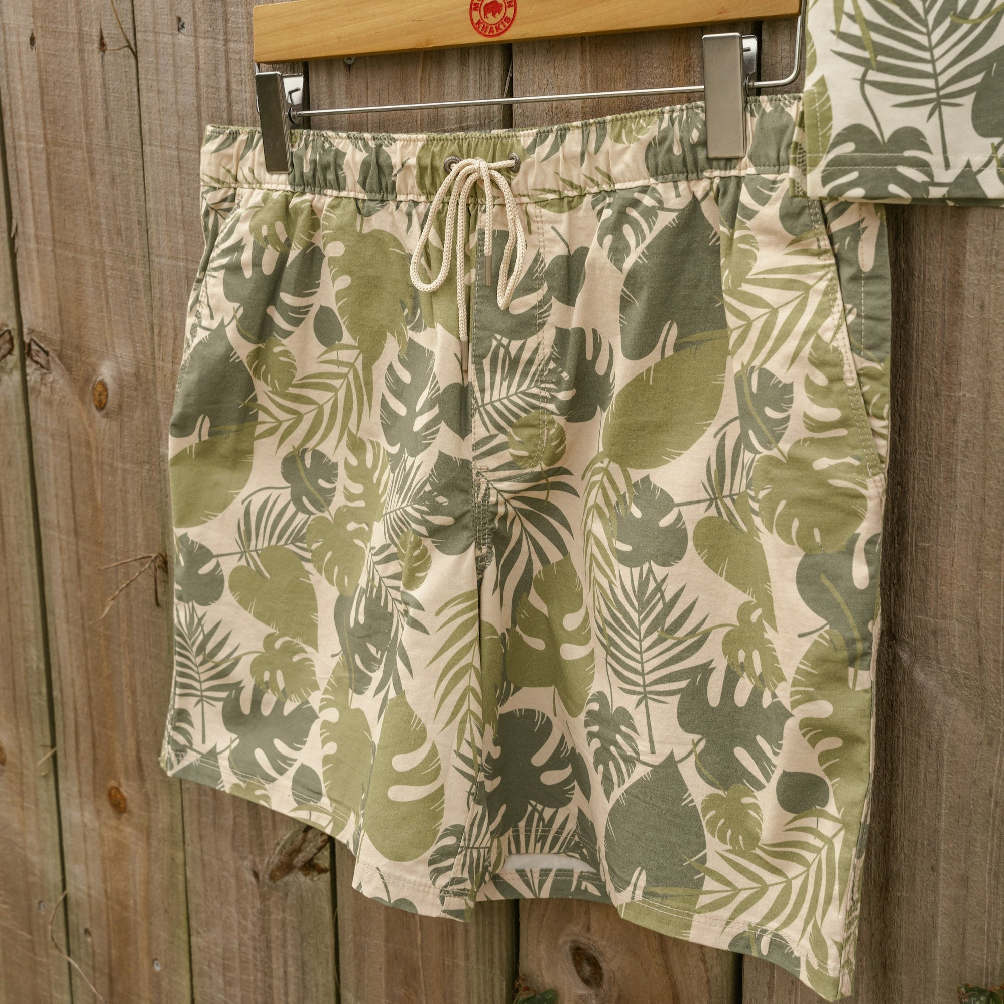 Stretch Printed Poplin Deck Shorts for Men - Comfortable & Stylish Swim Trunks for Beach, Pool, and Summer Outdoor Activities