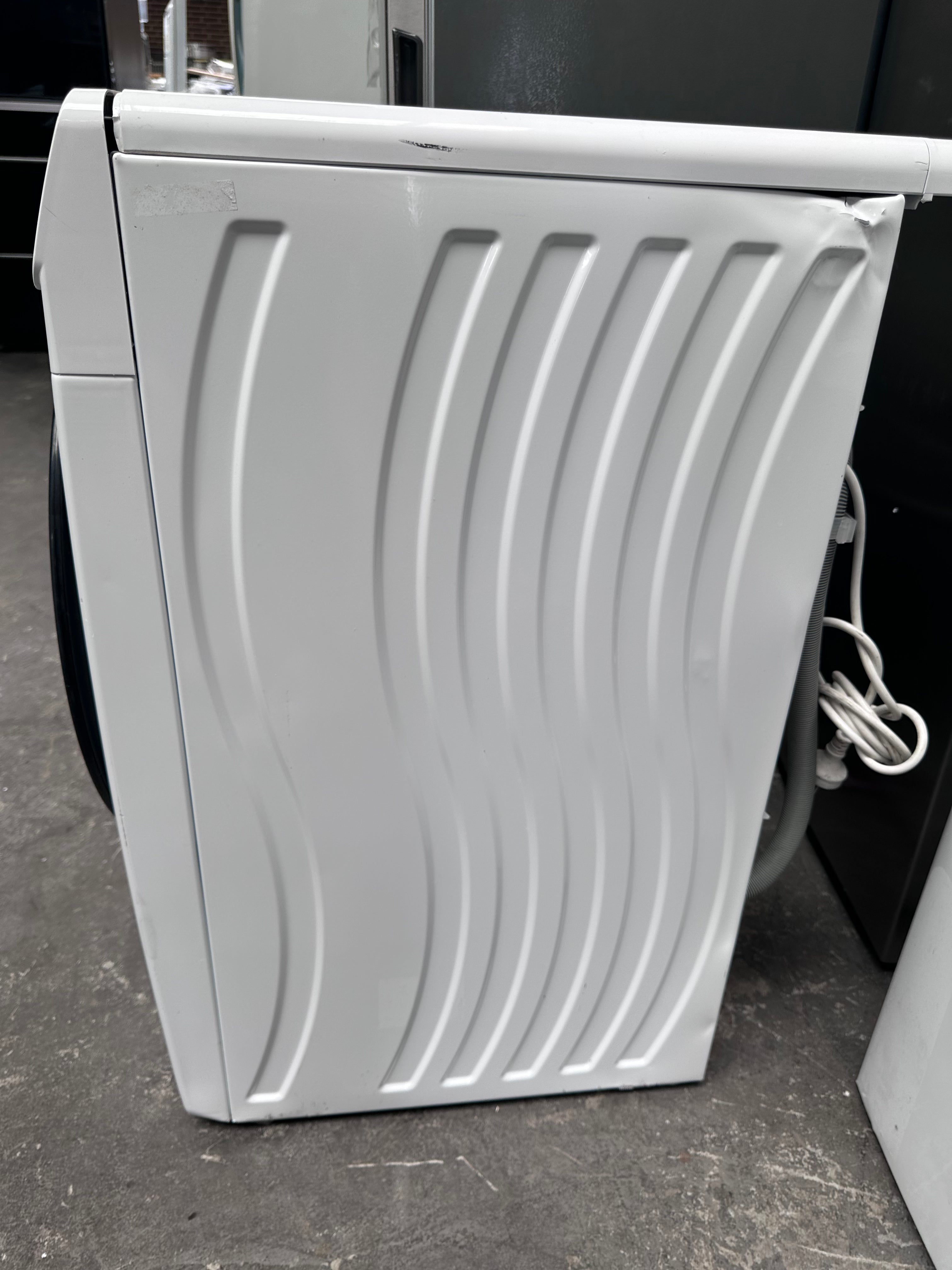 Hisense 8kg Front Load Washing Machine with PureStream Technology - Certified Refurbished for Home & Laundry Room Use