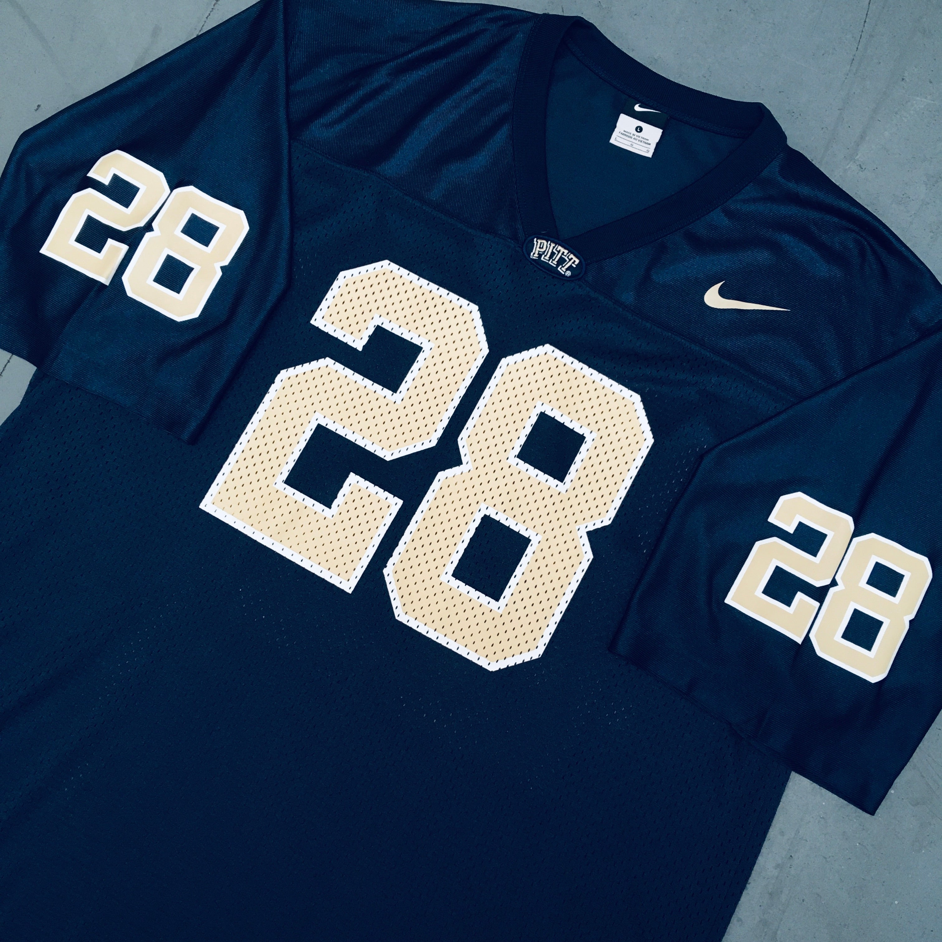 Pittsburgh Panthers #28 Dion Lewis Nike Football Jersey - Size Large - Official College Football Apparel for Fans & Game Day