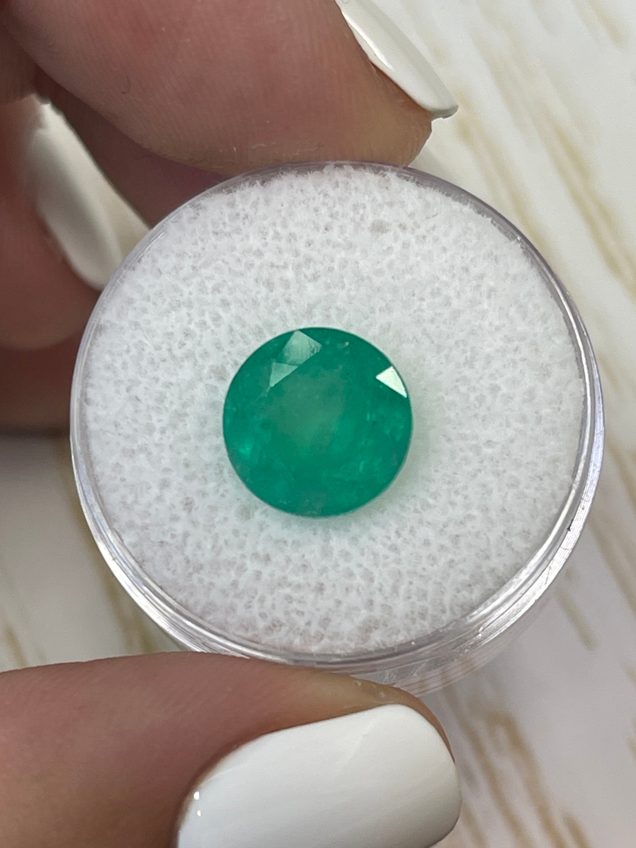4.42 Carat Medium Green Natural Round Loose Colombian Emerald Gemstone for Jewelry Making - 10.2x10.2mm Size Perfect for Rings, Necklaces & Earrings