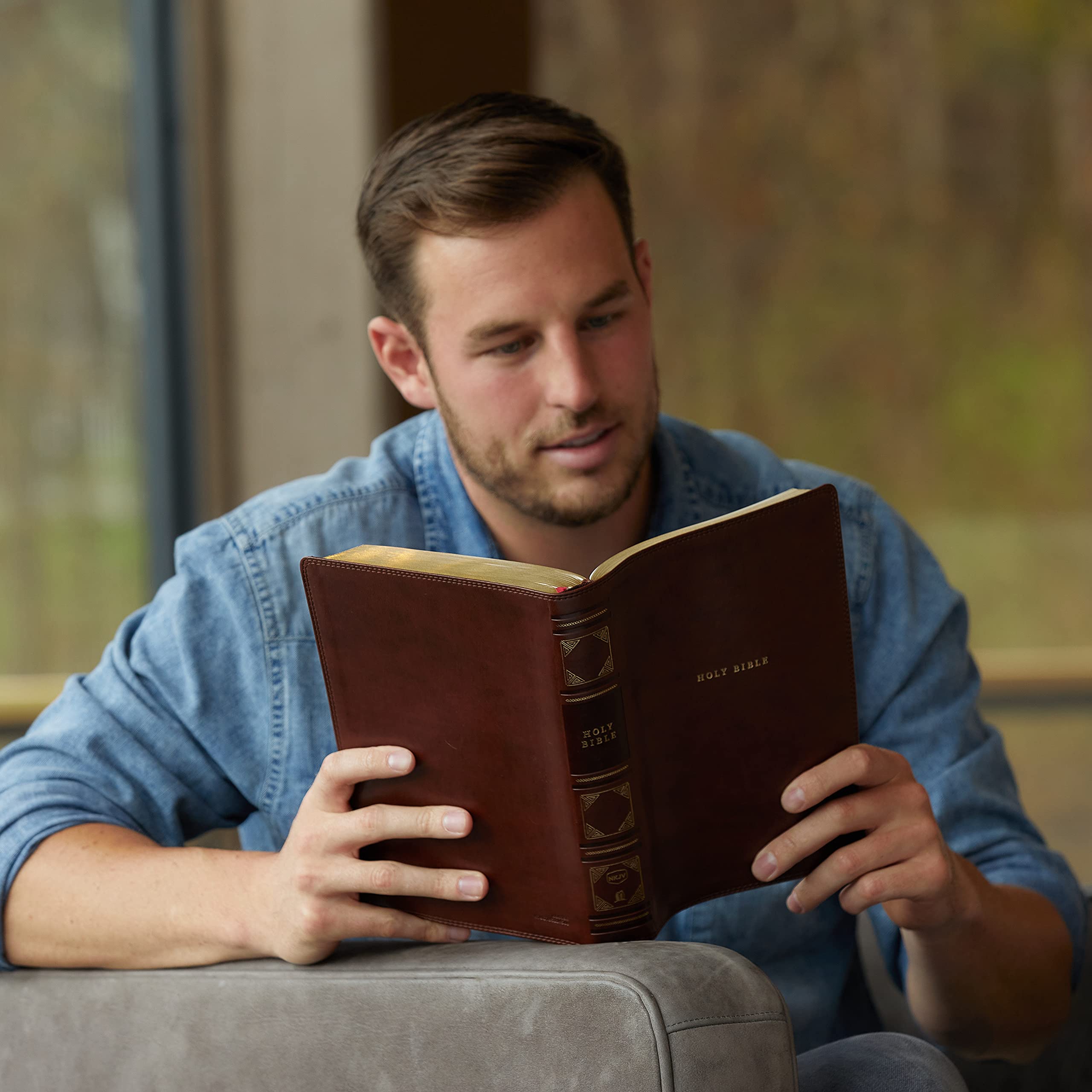 NKJV Leathersoft Bible - Red Letter, Thumb Indexed for Easy Study & Worship