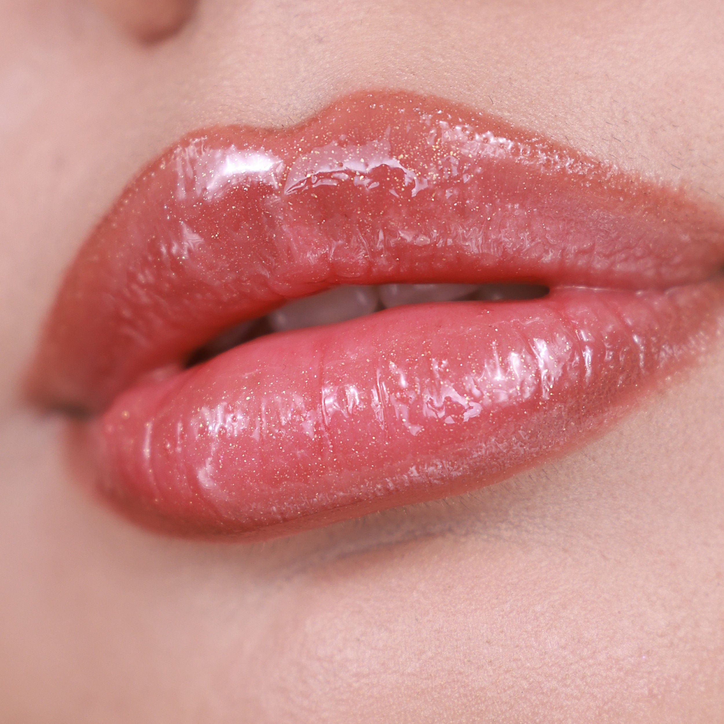 Glamlite x Coca Cola Original Lip Gloss Set - 6 Shimmering Lip Gloss Shades, Vegan & Cruelty-Free - Perfect for Parties, Date Nights & Everyday Wear