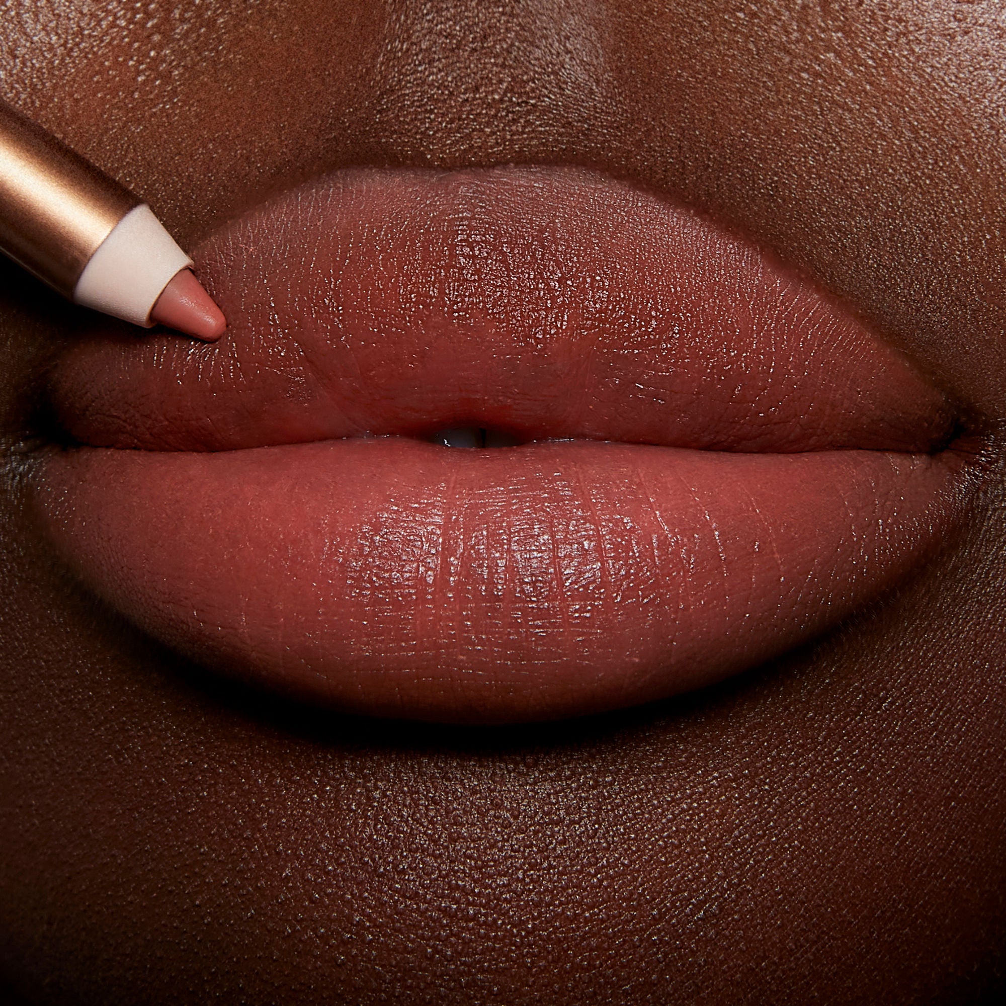 Charlotte Tilbury Lip Cheat Lip Liner - Long-Lasting, Waterproof Lip Pencil for Precise Definition & Fuller Lips | Perfect for Everyday Wear, Date Night & Special Occasions
