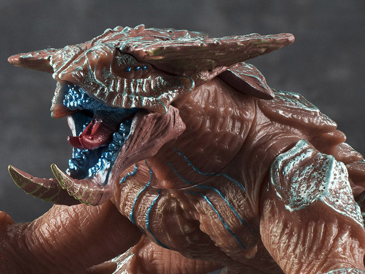 Bandai Sofvi Spirits Pacific Rim Uprising Kaiju Hakuja Collectible Action Figure - Perfect for Movie Fans, Display & Gift Giving
