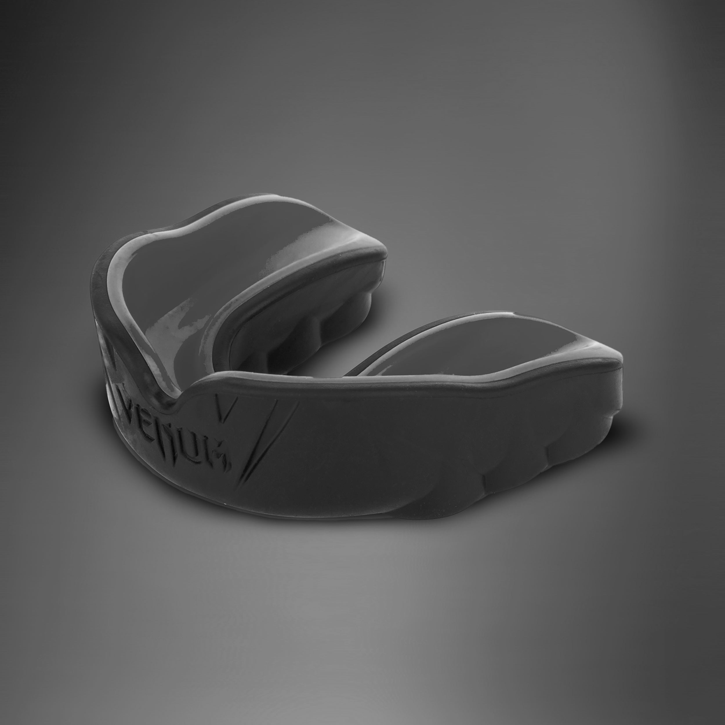 Venum Challenger Mouthguard - Black - High-Performance Mouth Guard for MMA, Boxing & Martial Arts - Comfortable & Durable Protection for Training & Competition
