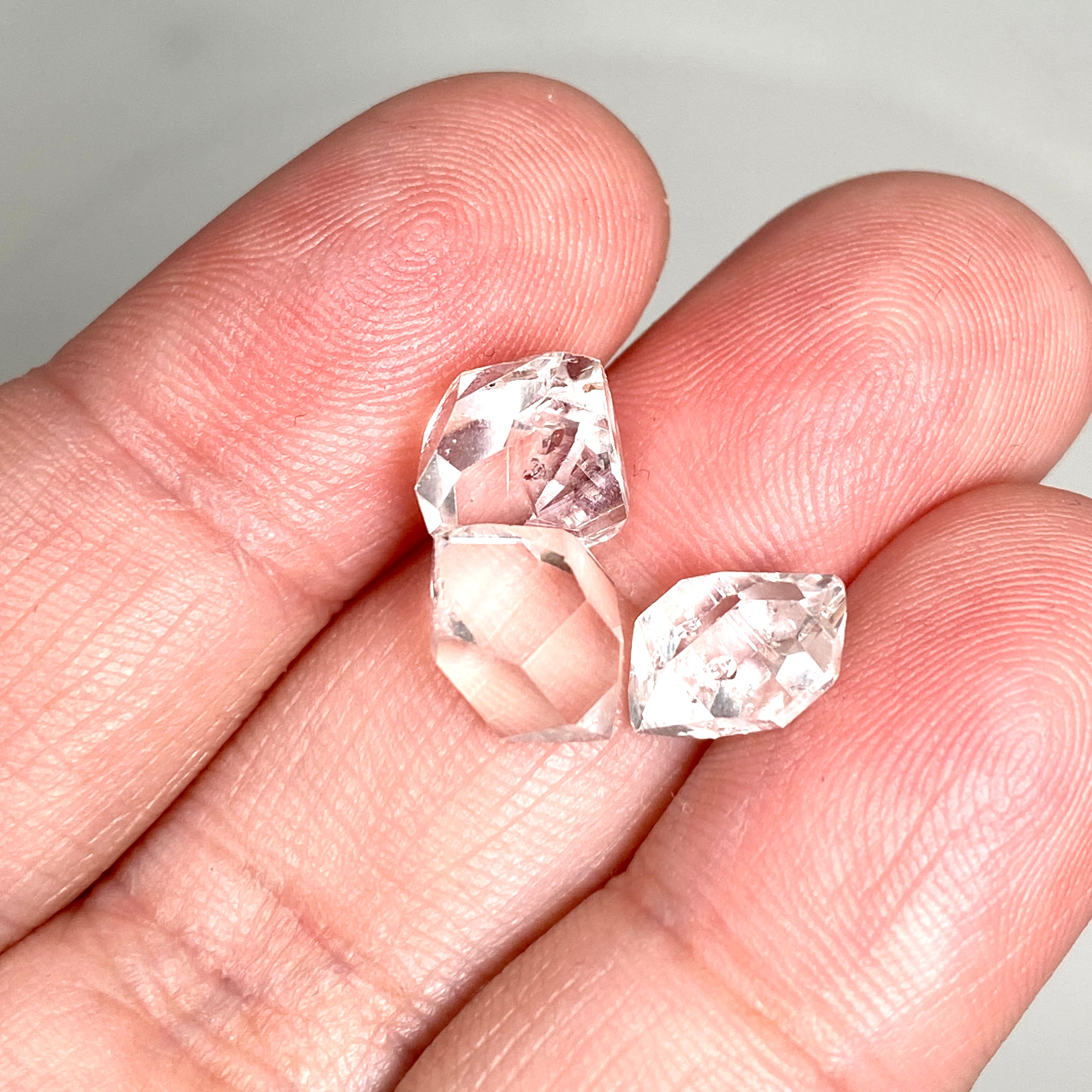 Premium Herkimer Diamond Quartz Crystal - 0.5-06g A Grade HDQ-04 - Natural Healing Stone for Meditation, Jewelry Making & Energy Work