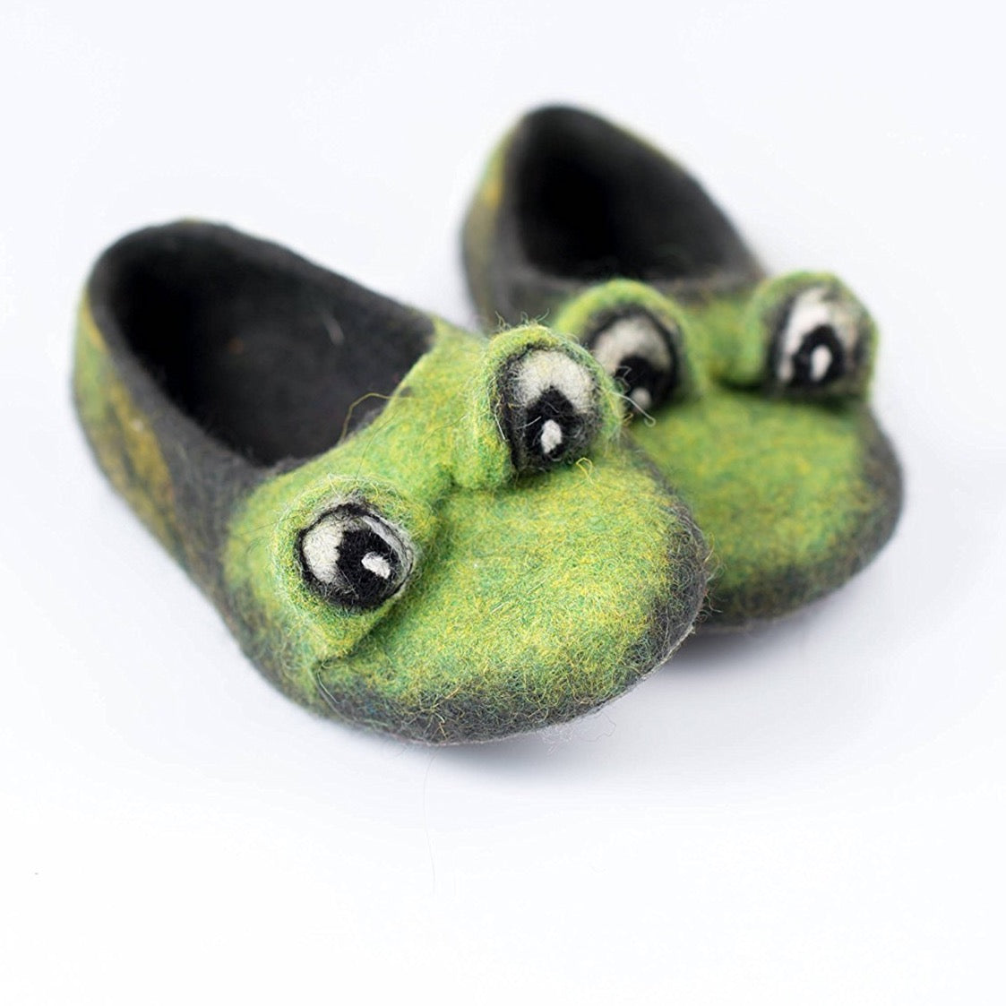 Green Frog Slippers for Kids - Soft & Comfortable House Shoes (EU 30-39) - Perfect for Indoor Playtime & Cozy Home Wear