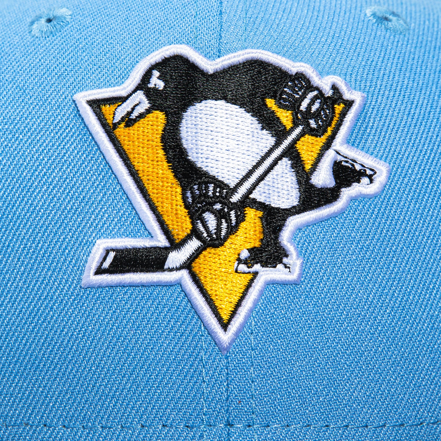 New Era 59Fifty Pittsburgh Penguins NHL Snapback Hat - Light Blue & Navy Adjustable Baseball Cap for Men & Women - Perfect for Hockey Games, Sports Events & Casual Wear