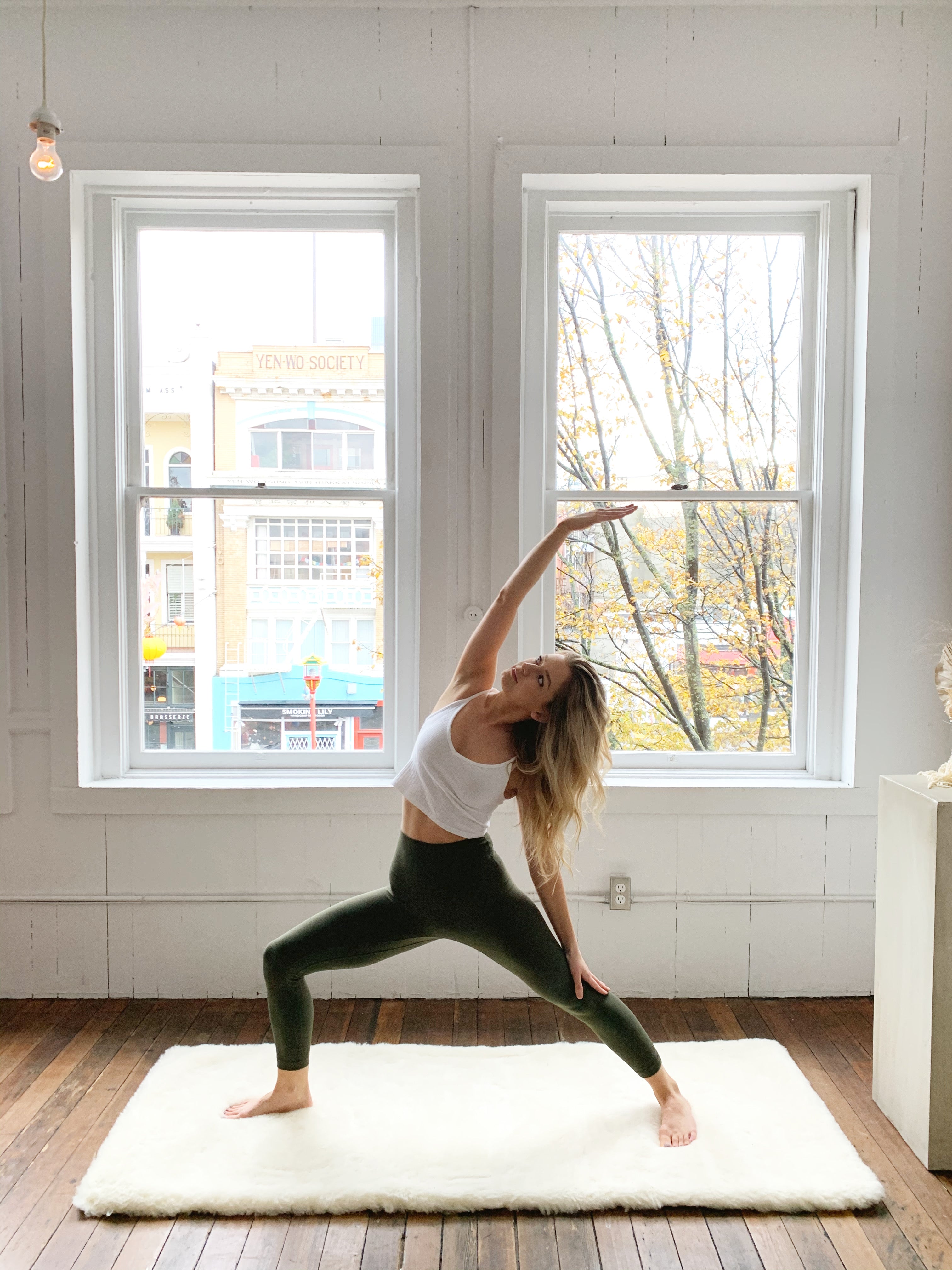 Premium Sheep Wool Yoga Mat - Eco-Friendly, Non-Slip & Ultra Soft for Home & Studio Workouts - Ideal for Hot Yoga, Meditation & Pilates Practice