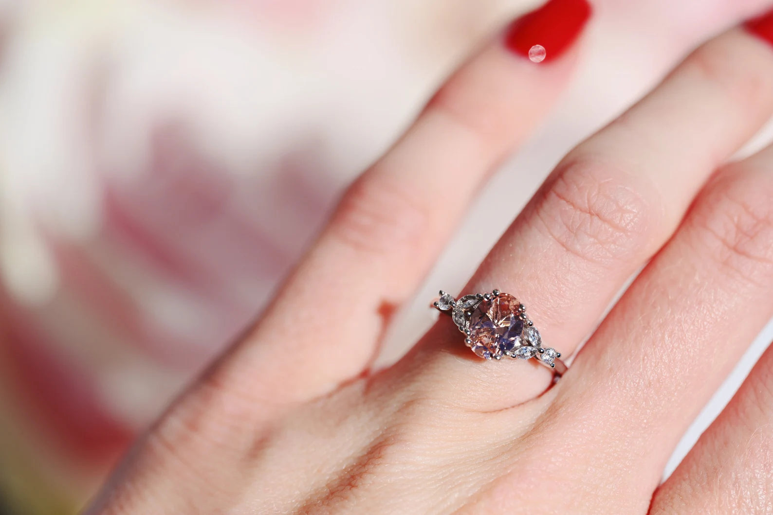 Elegant Oval Morganite Ring in Sterling Silver - Perfect for Engagement, Wedding & Anniversary Gifts