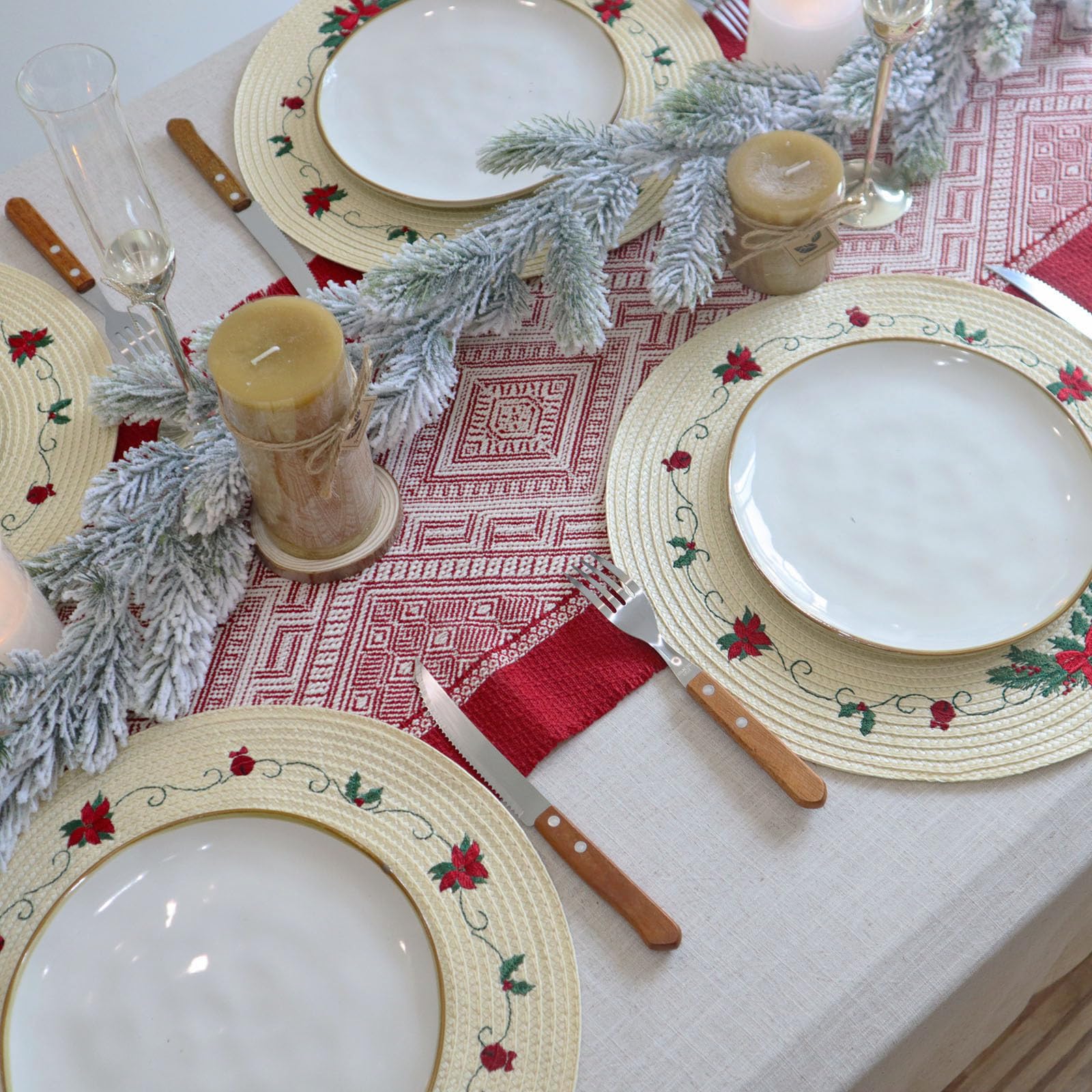LaneVines Christmas Placemats Set of 4 - Round Embroidered Holiday Table Mats for Kitchen & Dining Decor - Perfect for Christmas Dinner, Party, and Festive Home Decorations
