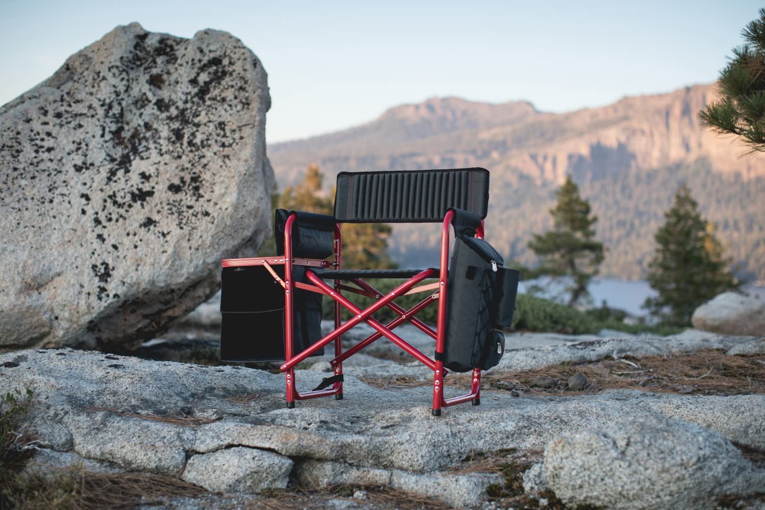 PICNIC TIME NCAA Maryland Terrapins Fusion Camping Chair with Side Table & Soft Cooler - Portable Outdoor Folding Chair for Beach, Lawn, Tailgating, and Backyard Relaxation - Heavy Duty Camping Chairs for Adults