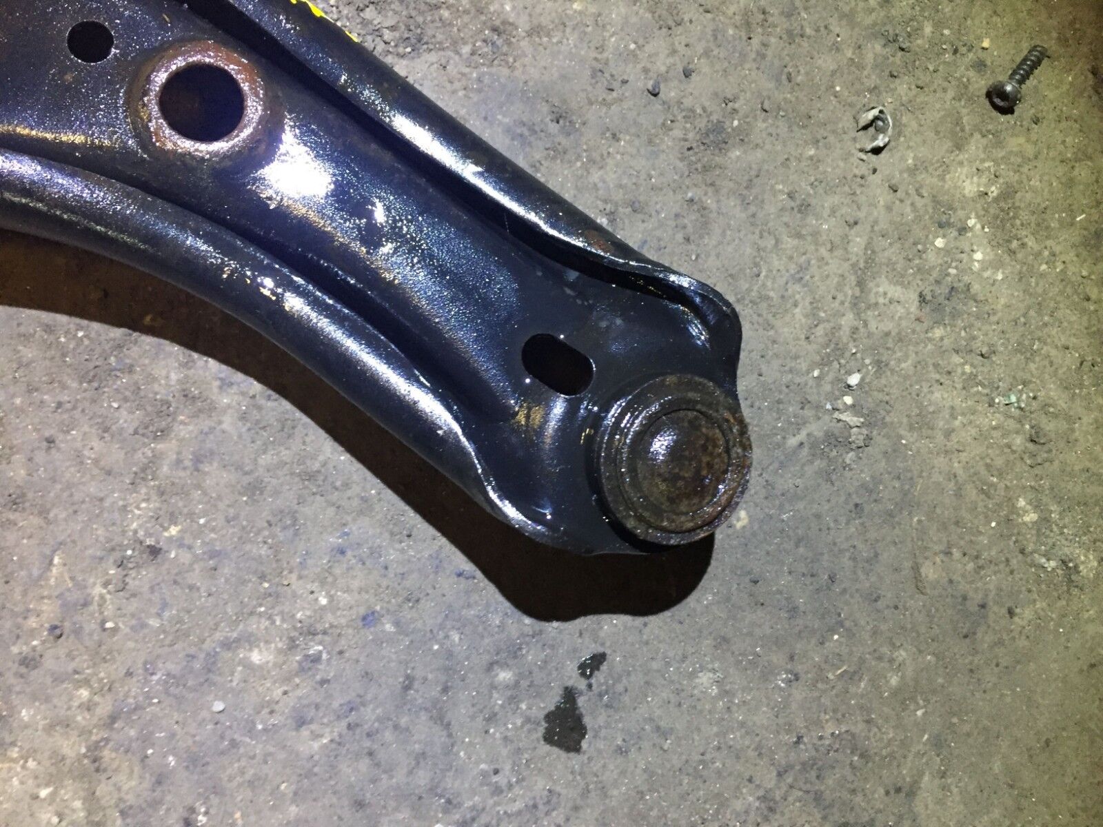 04 05 06 Scion XA Left Front Lower Control Arm - OEM Replacement Part D18 - Perfect for Suspension Repair & Car Maintenance