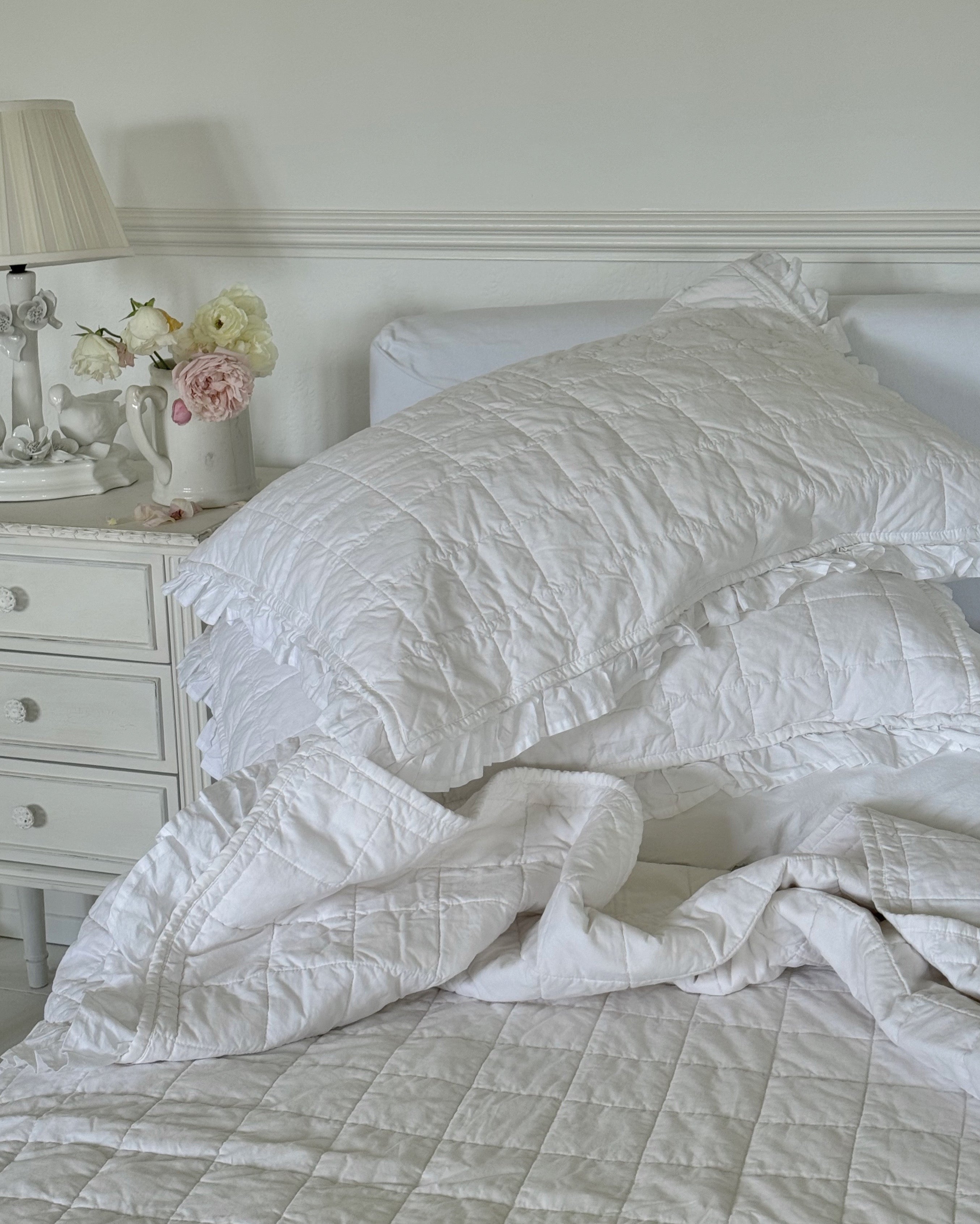 Rachel Ashwell Farmhouse Ruffled Washed Cotton White Quilt Set - Soft Vintage Bedding for Cozy Cottage & Shabby Chic Bedrooms
