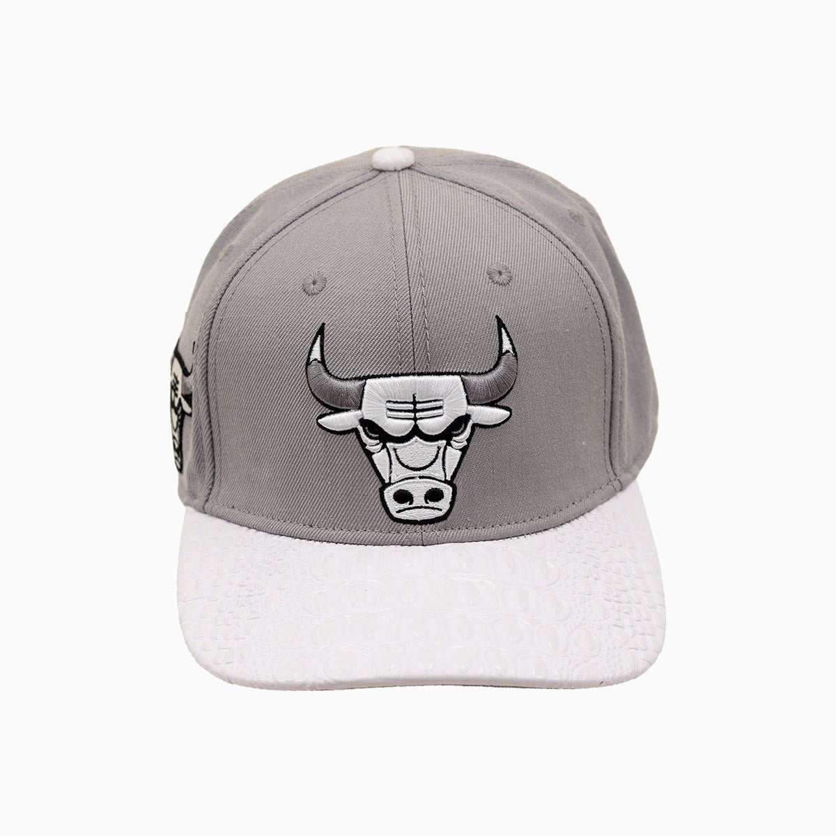 Chicago Bulls NBA Official Leather Visor Wool Snapback Hat - Stylish Basketball Cap for Men & Women, Perfect for Games, Streetwear, and Sports Fans
