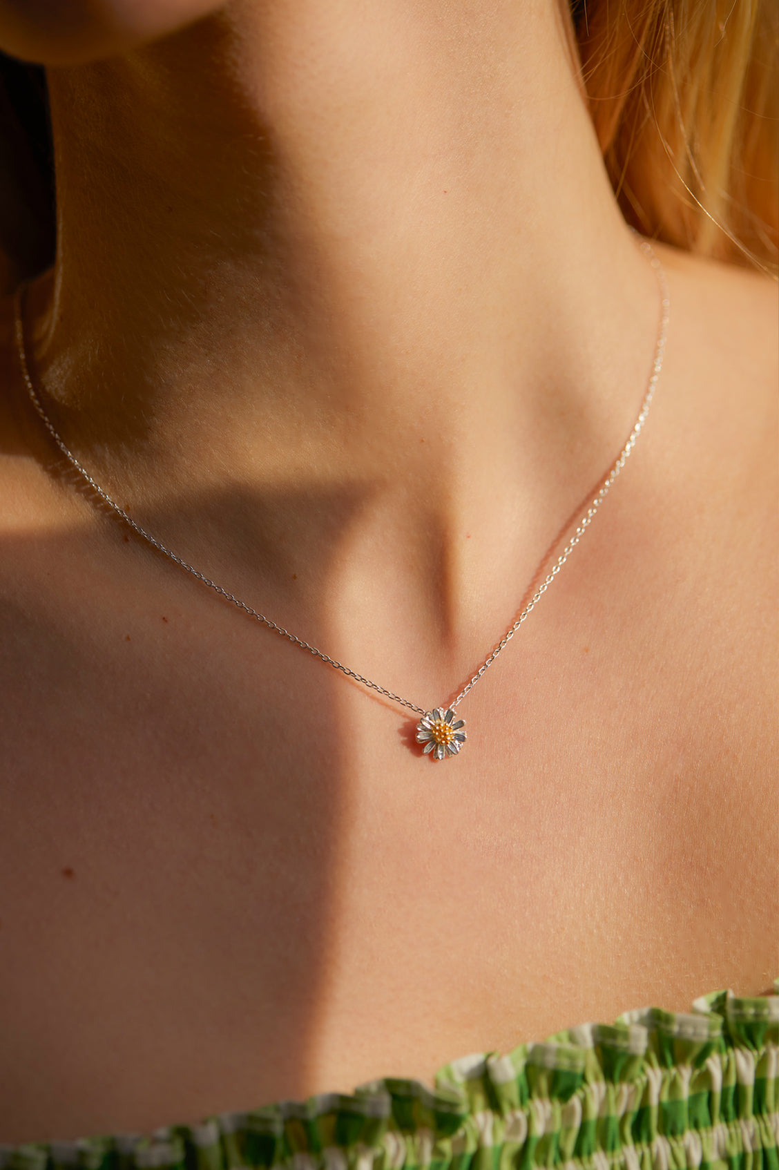 Wildflower Necklace for Women - Dainty Floral Pendant Jewelry - Perfect for Weddings, Date Nights & Everyday Wear