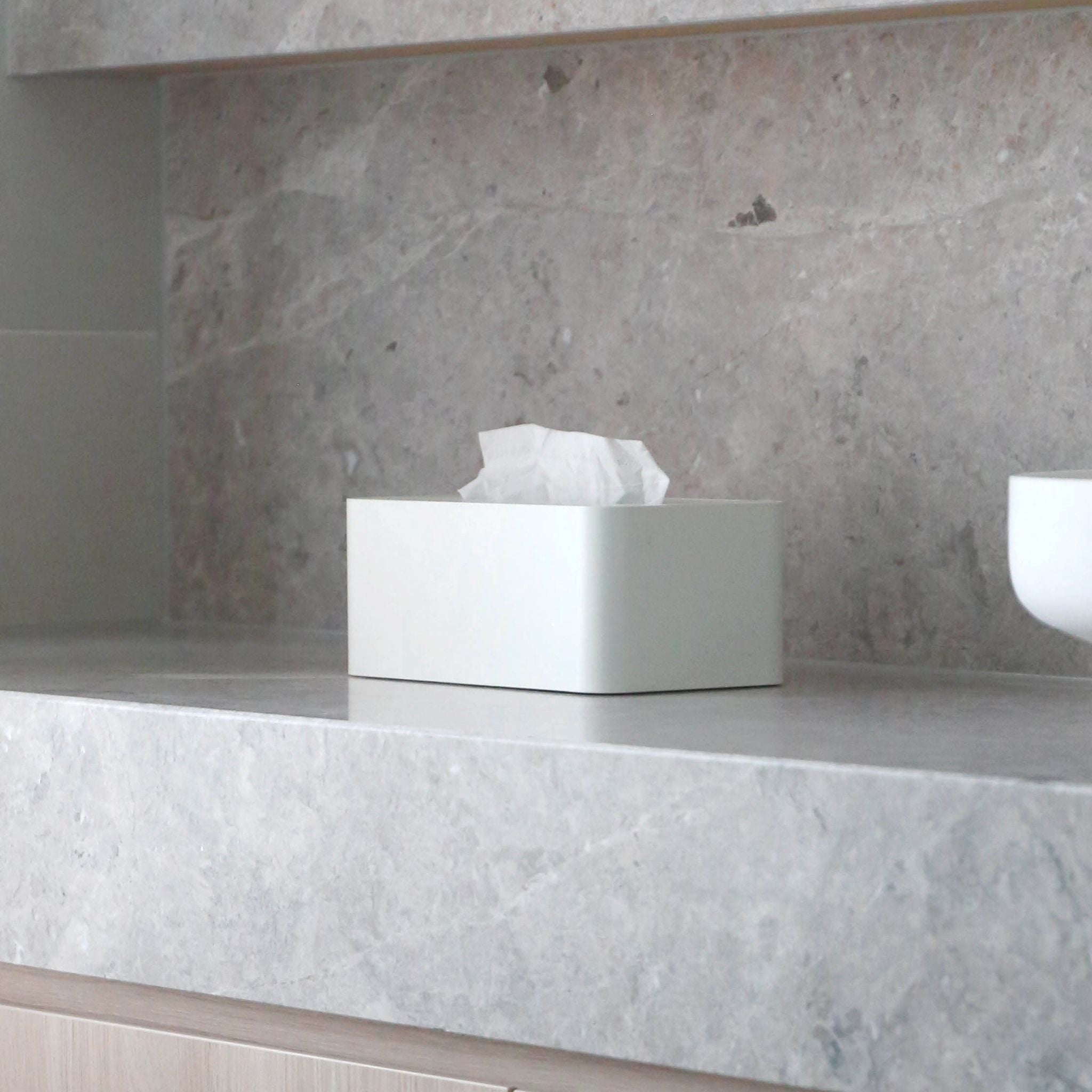 DESIGNSTUFF White Tissue Box Holder - Elegant Home Decor for Living Room, Bedroom & Office
