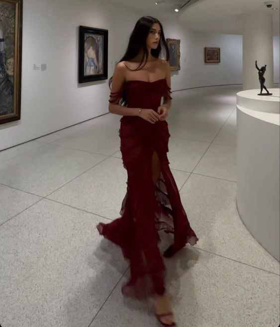 Elegant Burgundy Chiffon Formal Evening Gown with High Slit - Long Prom Party Dress J5307 for Women's Special Occasions & Red Carpet Events