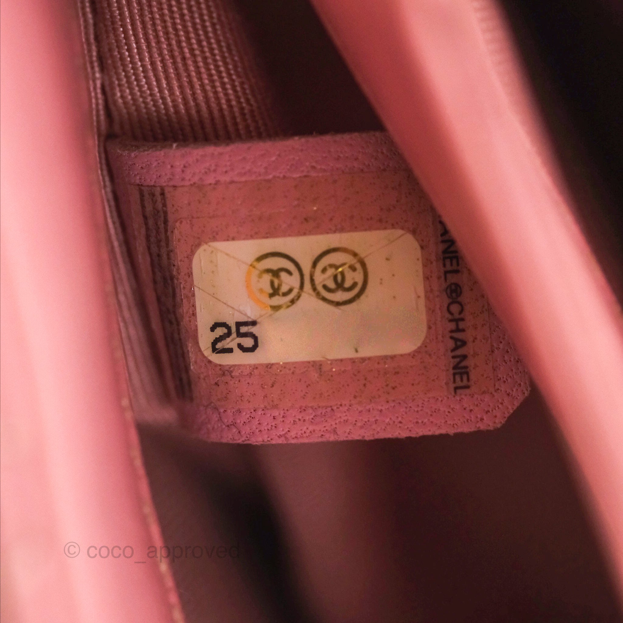 Chanel Citizen Chic Flap Bag in Pink Lambskin Leather with Gold Hardware - Perfect for Women's Luxury Everyday Use & Special Occasions