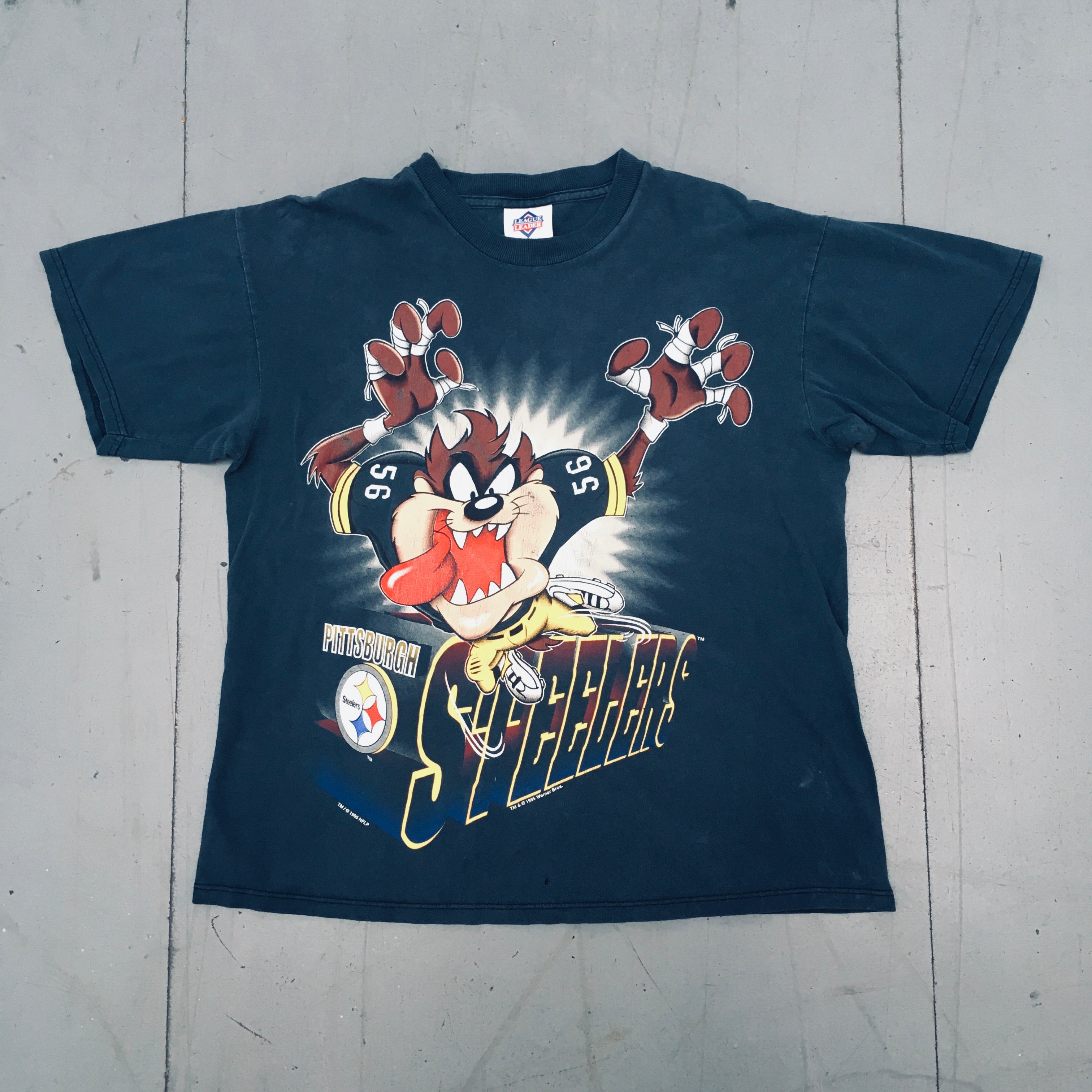 Pittsburgh Steelers 1995 Vintage TAZ Graphic T-Shirt for Men - Perfect for Game Day, Casual Wear & NFL Fan Gifts