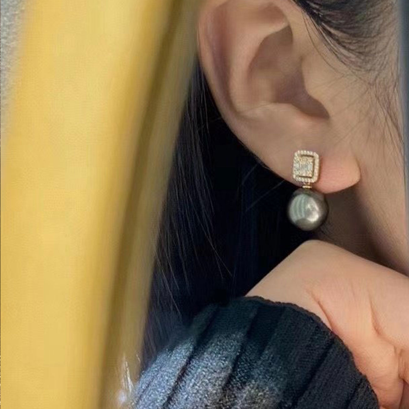 18K Solid Gold Tahitian Pearl Earrings for Women - Luxury Stud Earrings with Black Pearls - Perfect for Weddings, Parties & Special Occasions - KE00028