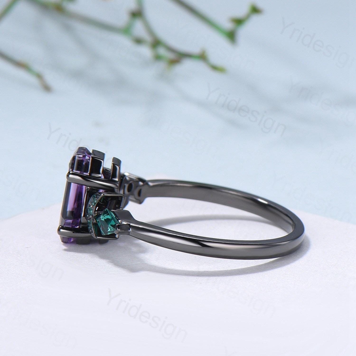 Black Onyx Coffin Cut Gothic Engagement Ring - Moon Design Cluster Emerald Wedding Band for Women - Vintage Style Anniversary Promise Ring - Perfect for Gothic Weddings, Dark Romance & Alternative Fashion